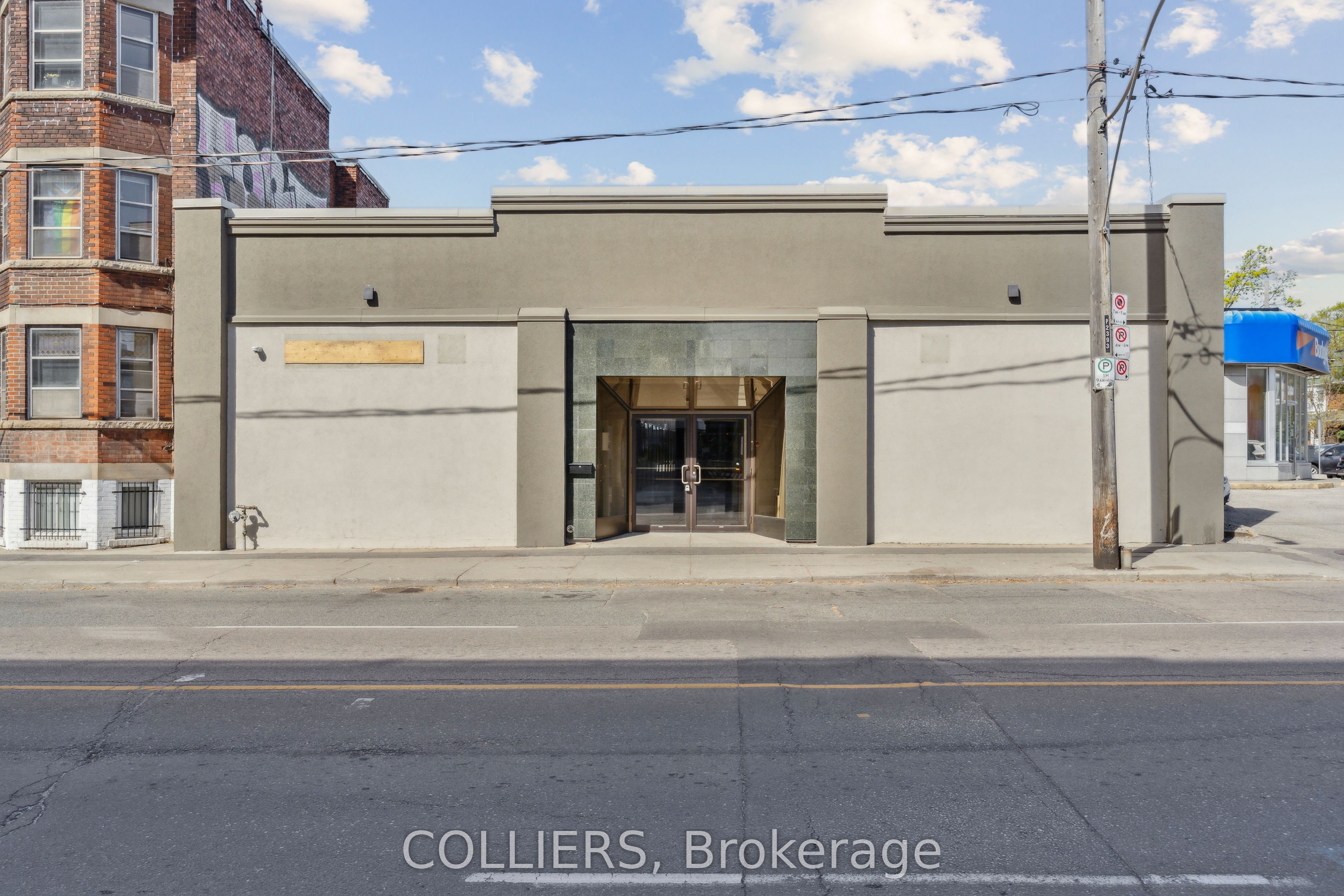 2393 Dundas Street Property Photo 1