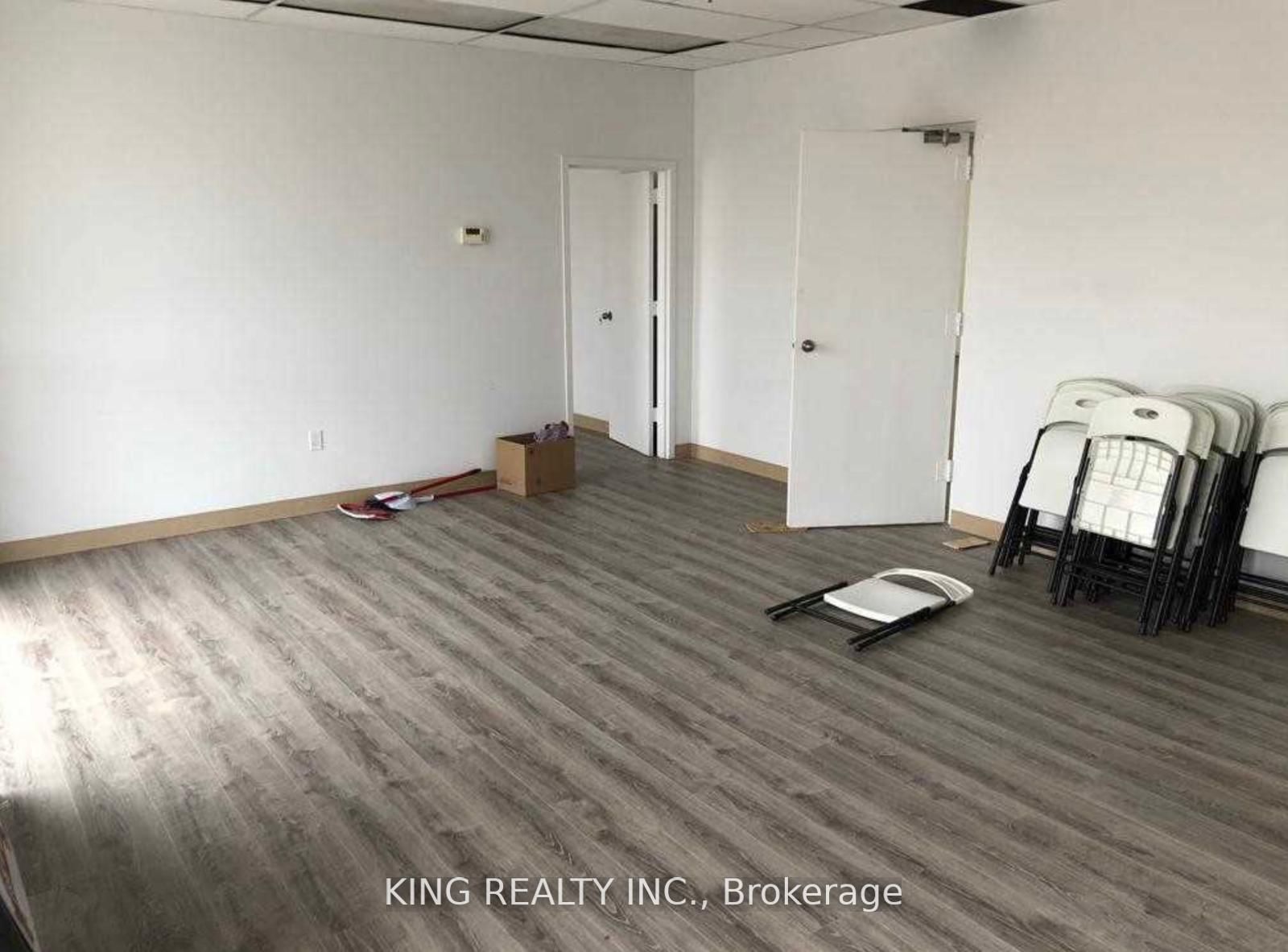 2776 Slough Street Property Photo 4