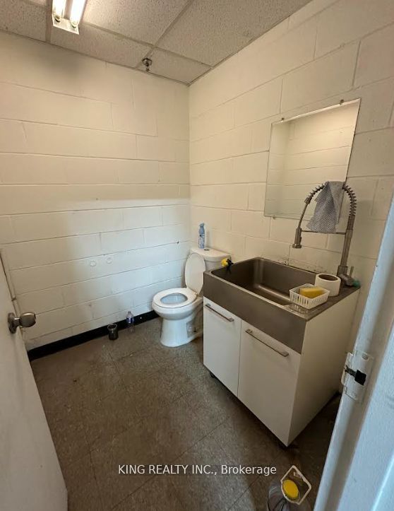 2776 Slough Street Property Photo 10