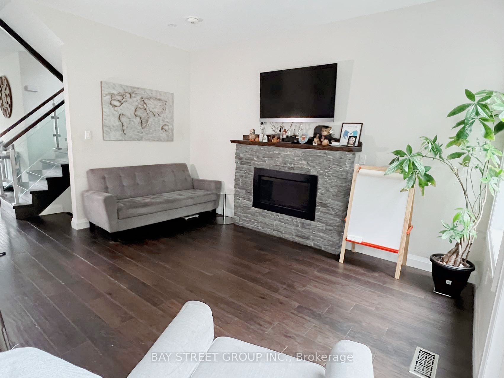 16 Enfield Avenue Property Photo 3