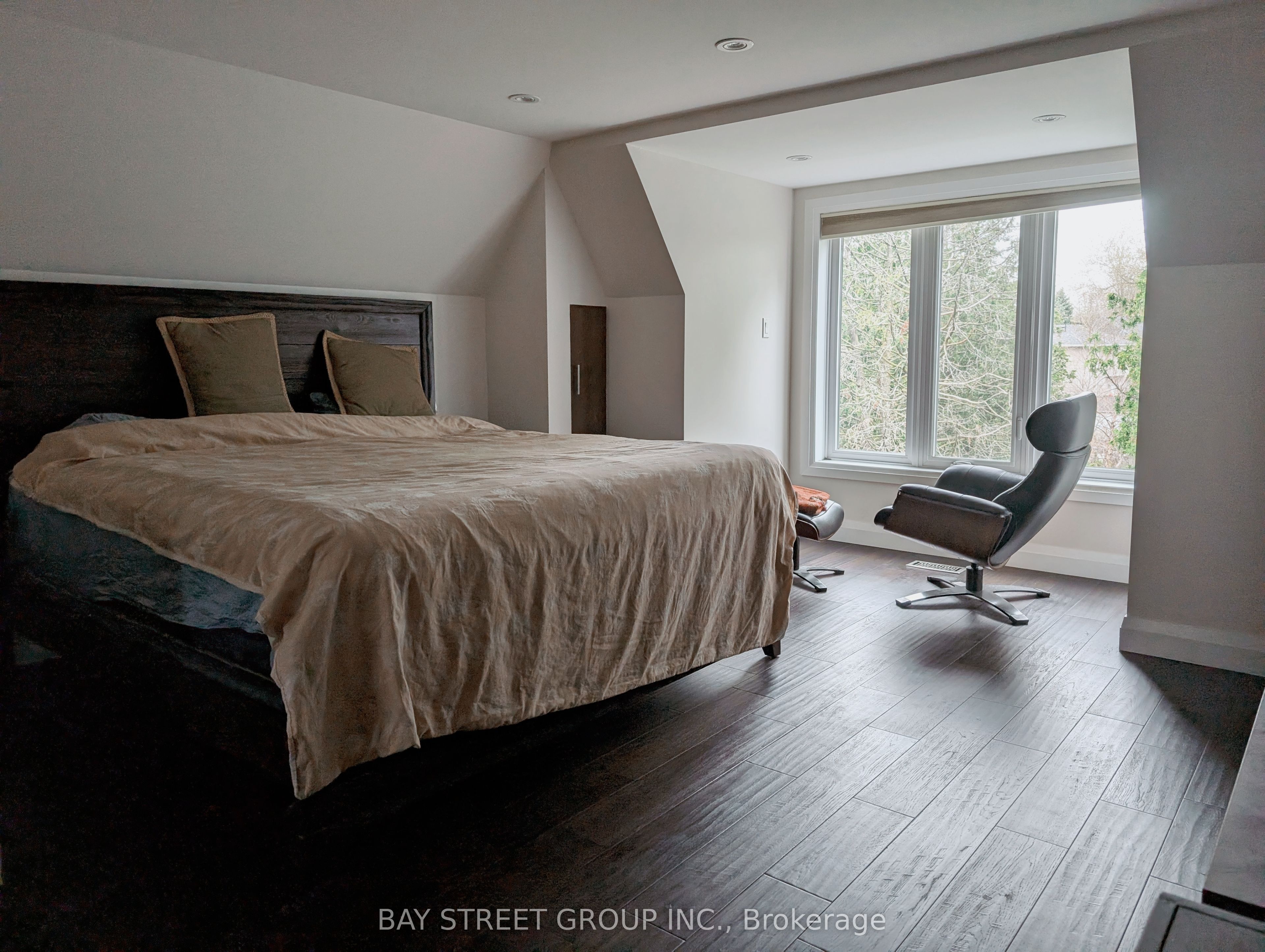 16 Enfield Avenue Property Photo 17