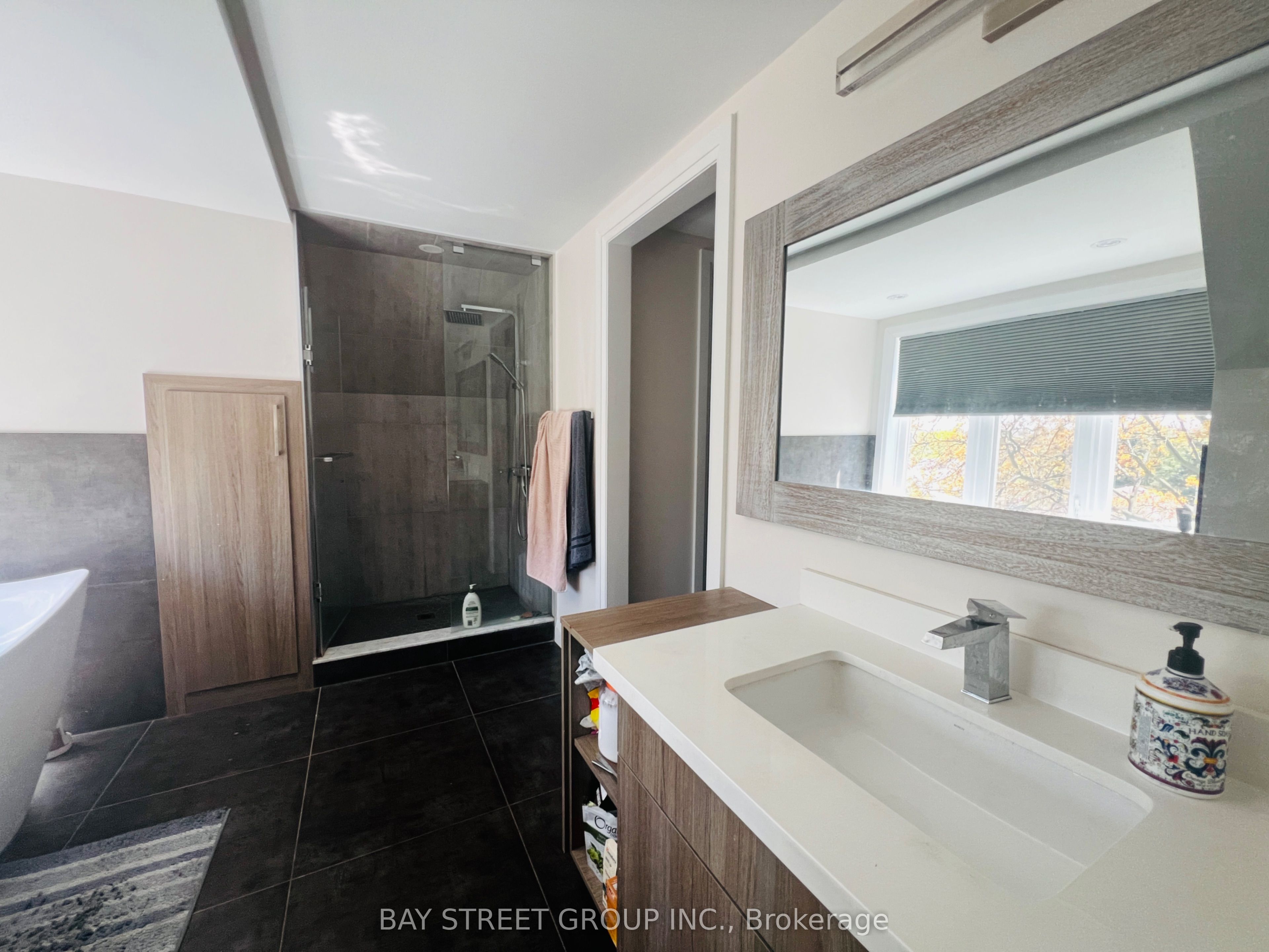 16 Enfield Avenue Property Photo 19