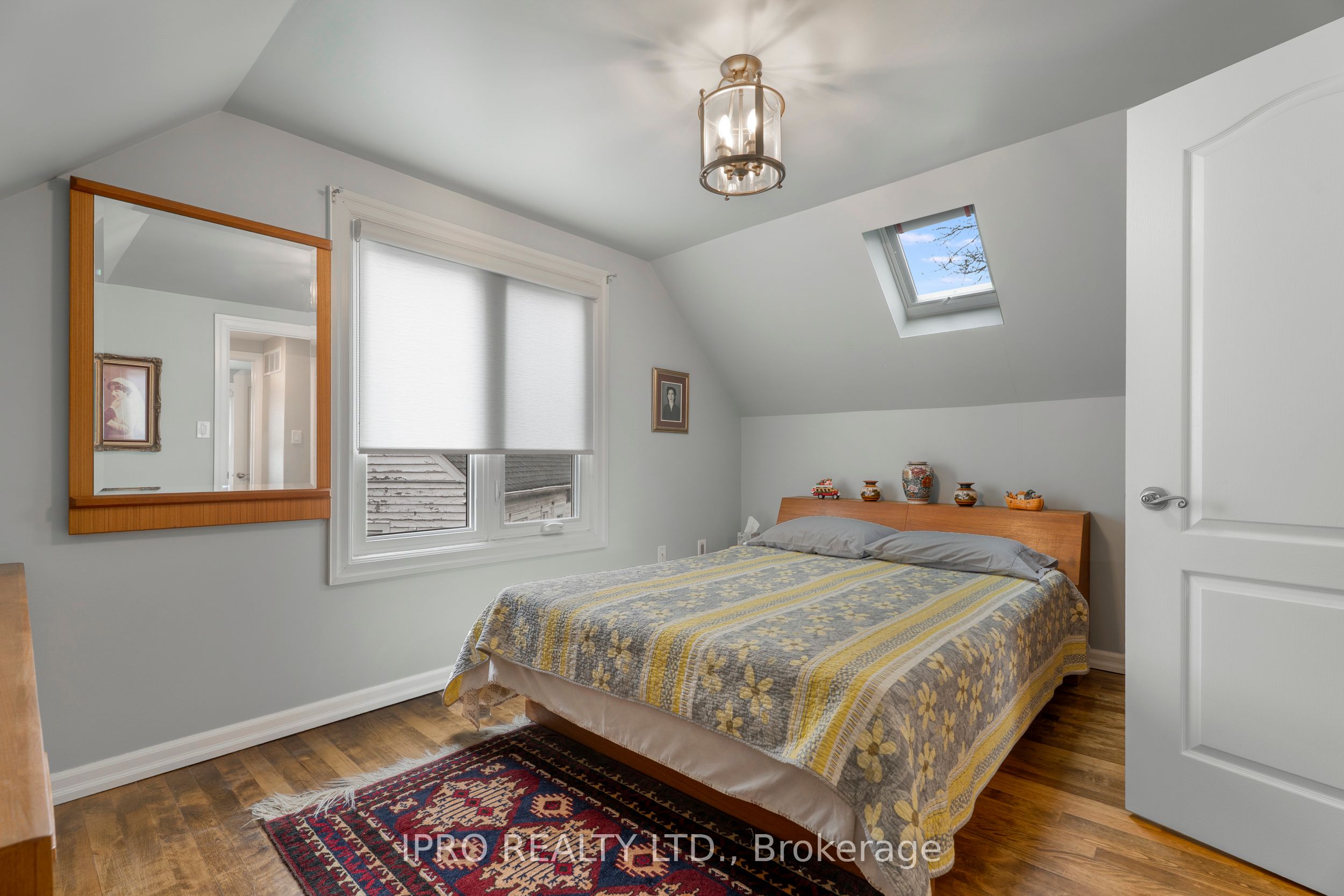 790 The Queensway N/a Property Photo 18