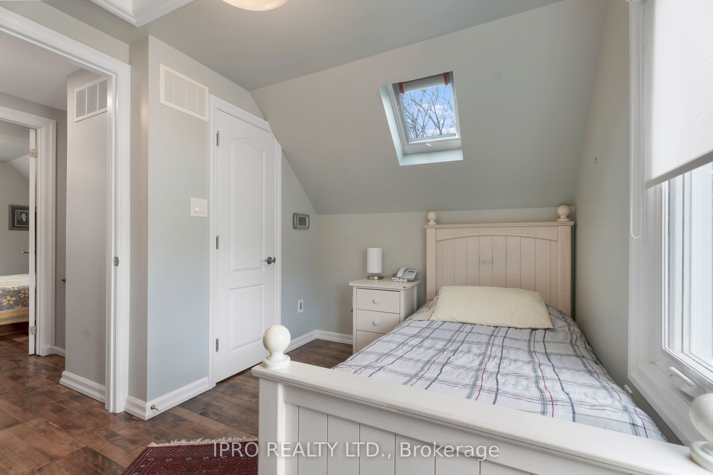 790 The Queensway N/a Property Photo 22