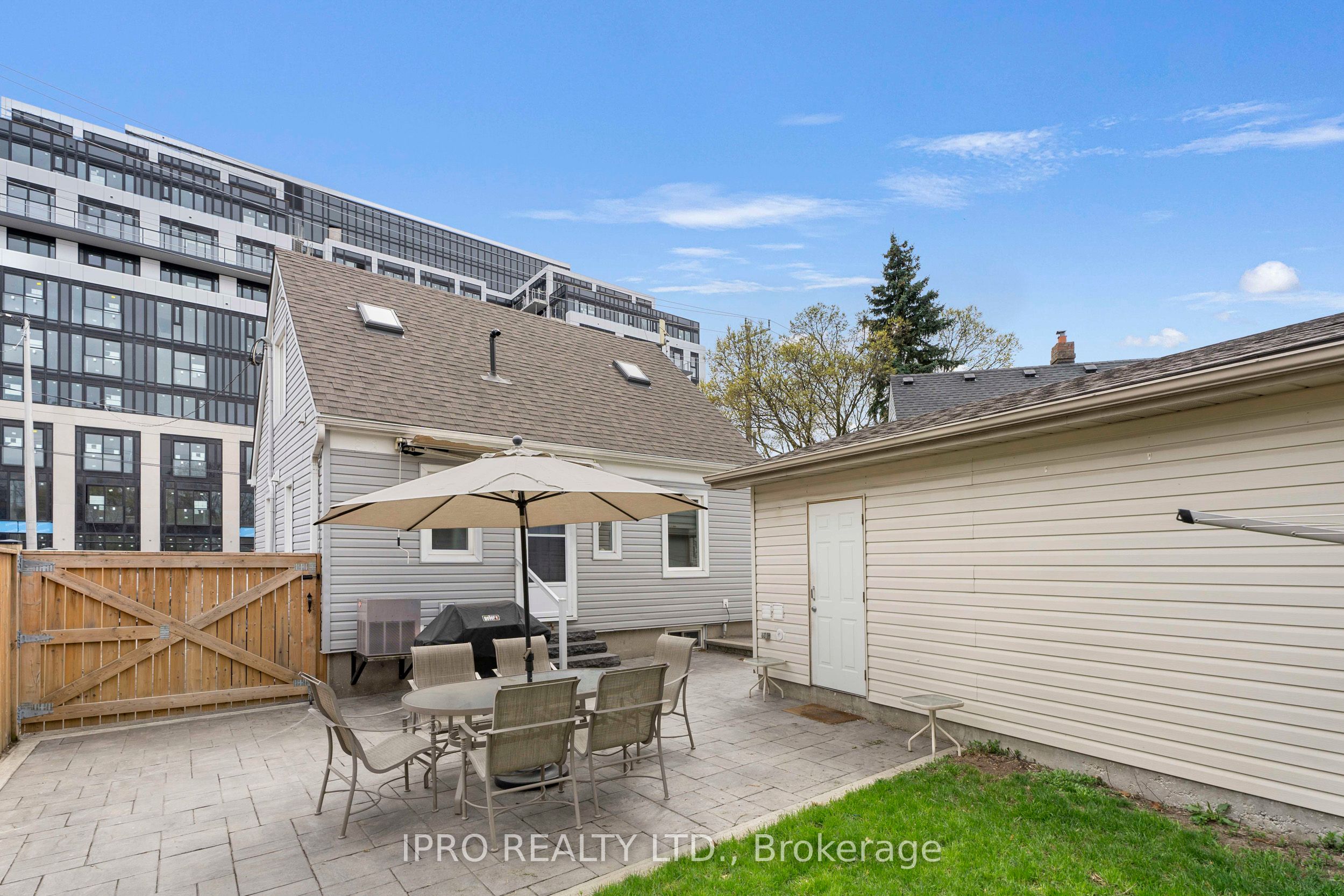 790 The Queensway N/a Property Photo 38