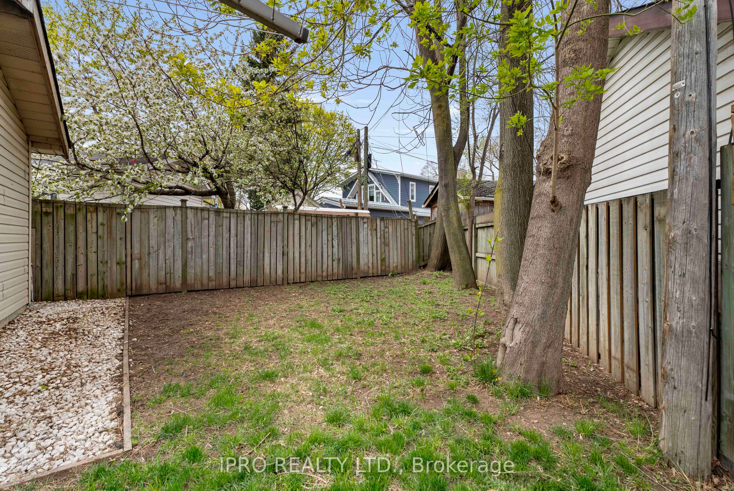 790 The Queensway N/a Property Photo 39