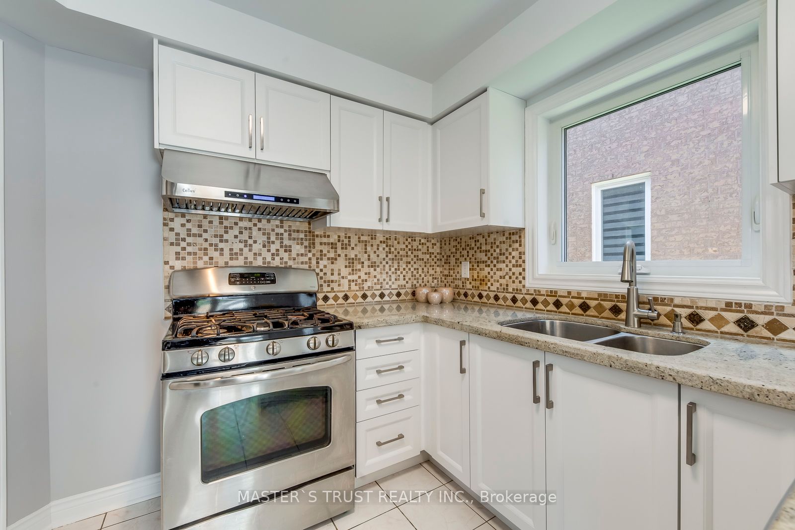 5375 Fasdon Court Property Photo 15