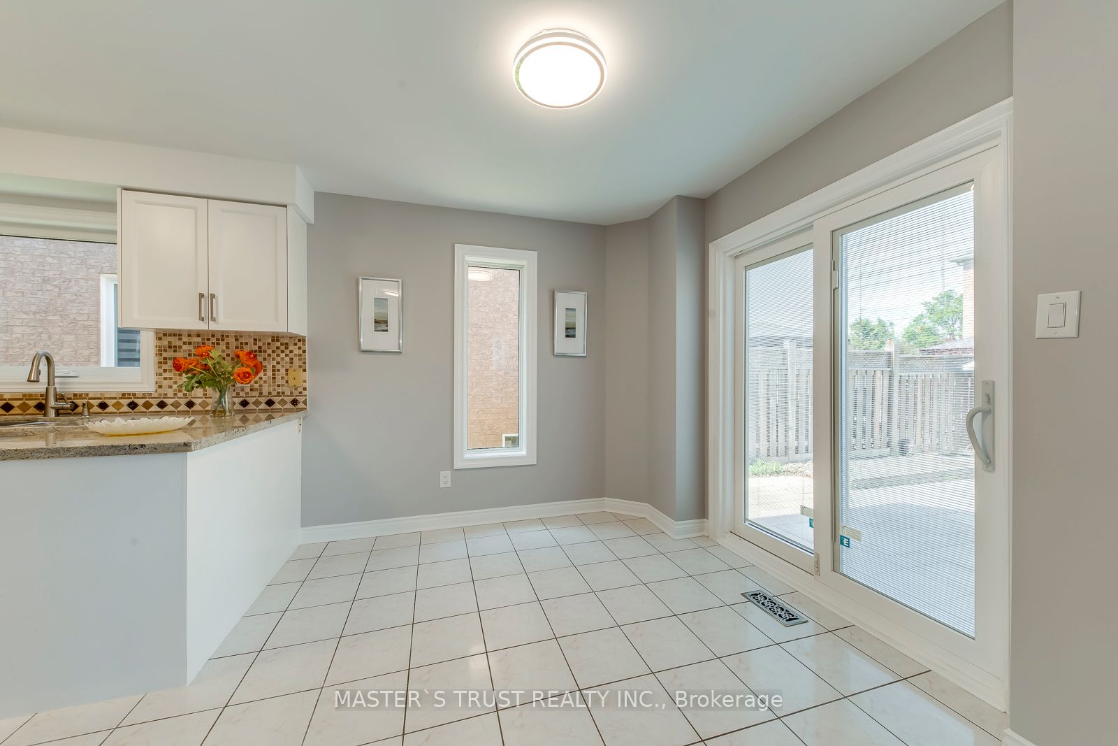 5375 Fasdon Court Property Photo 18