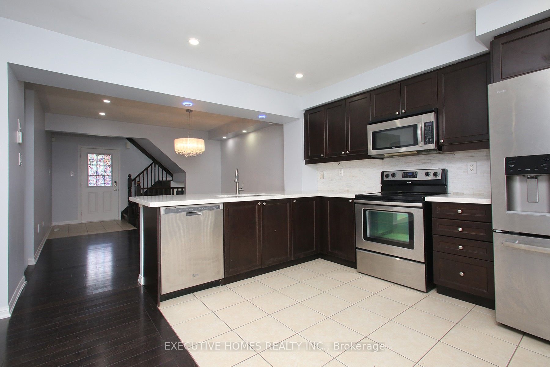 332 Chuchmach Close Property Photo 9
