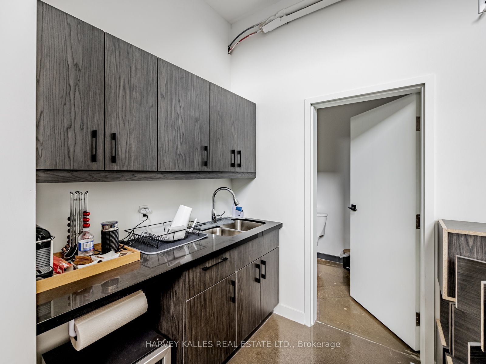 1215 Queensway N/a E 57 Property Photo 24
