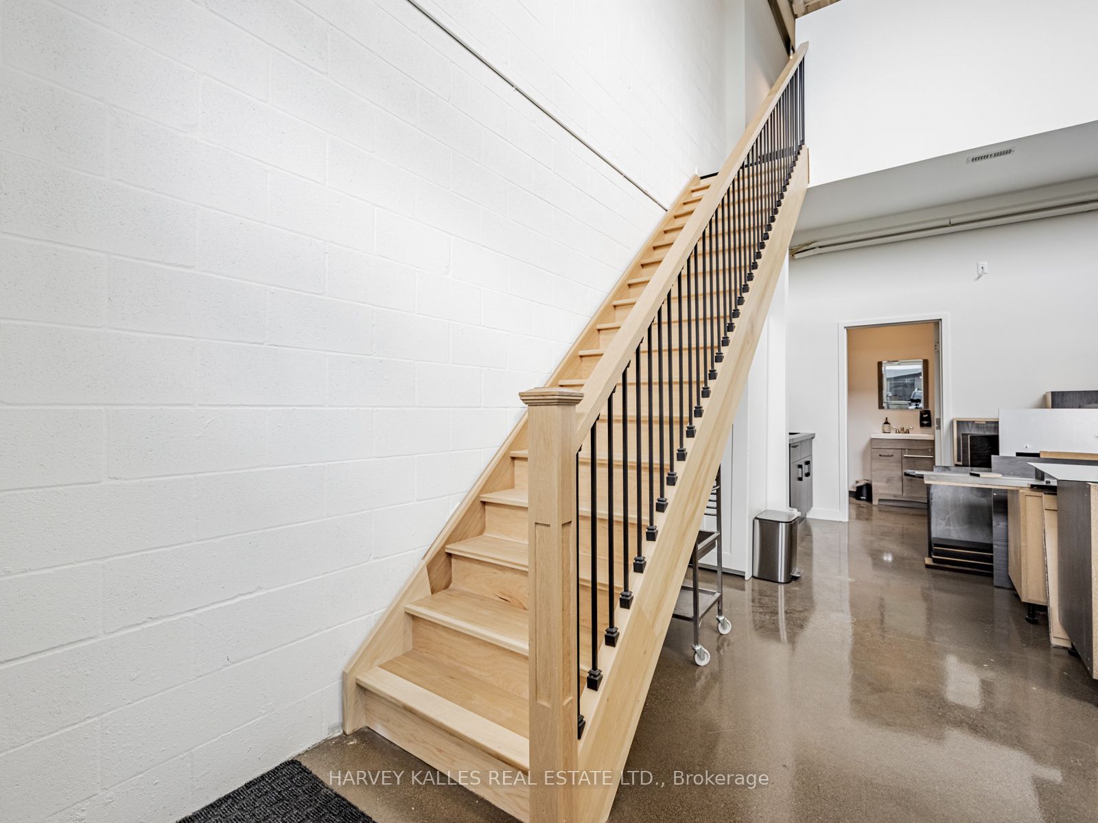 1215 Queensway N/a E 57 Property Photo 27