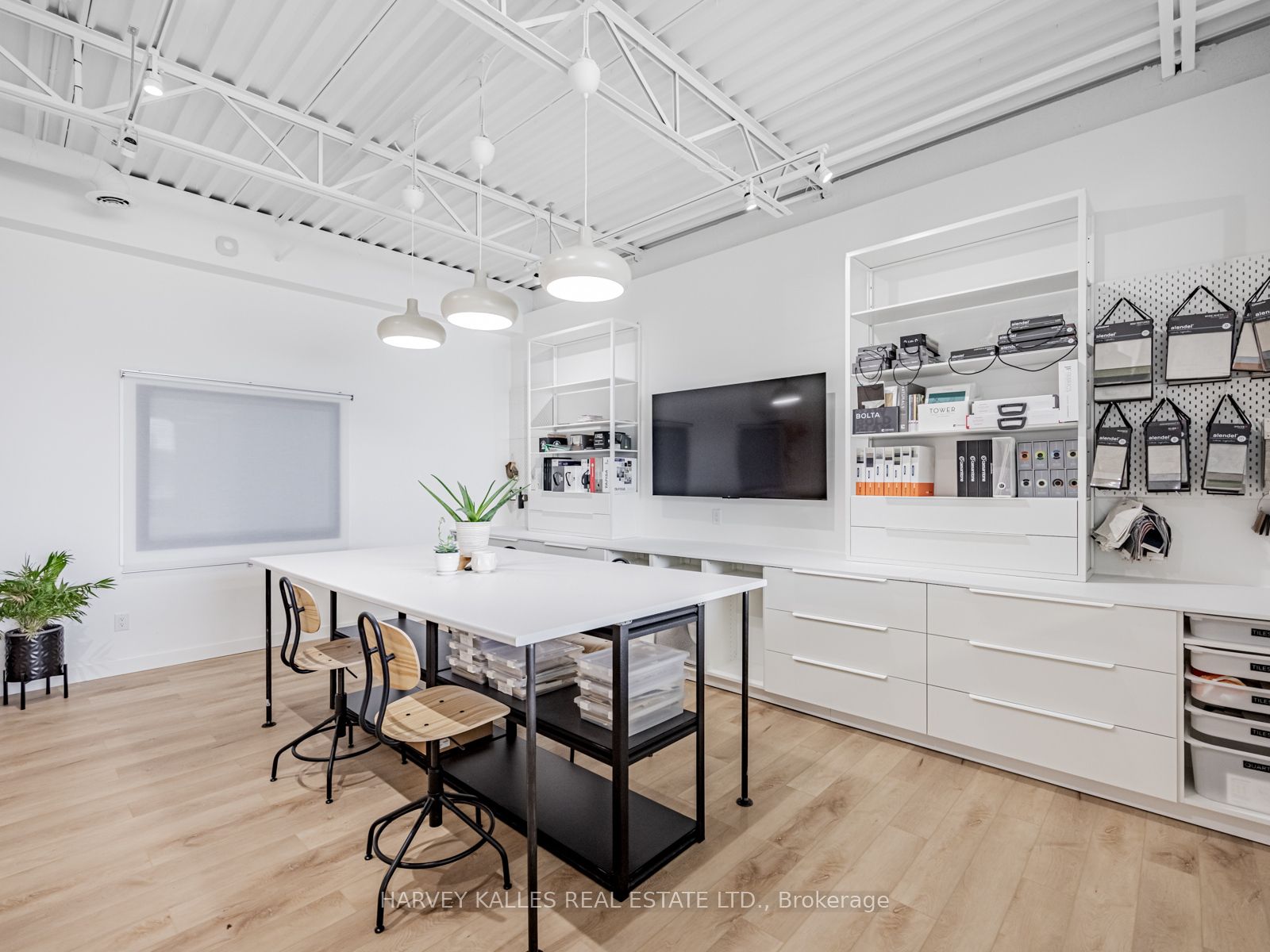 1215 Queensway N/a E 57 Property Photo 29