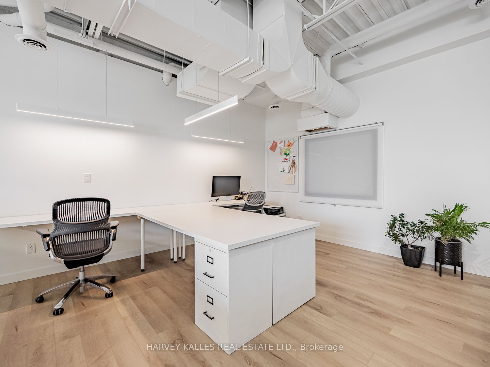 1215 Queensway N/a E 57 Property Photo 33