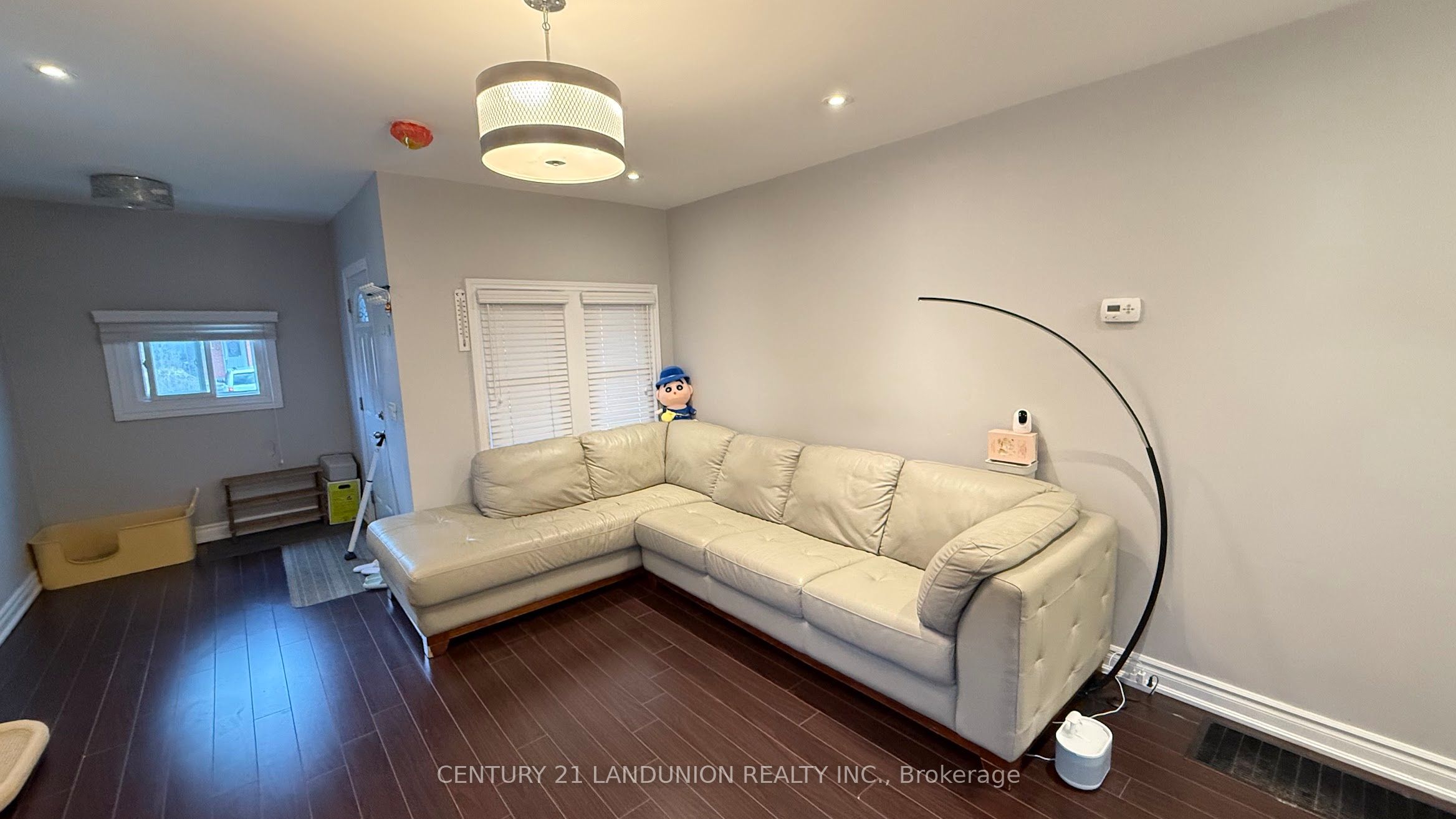 10 Nineteenth Street Front Unit Property Photo 2