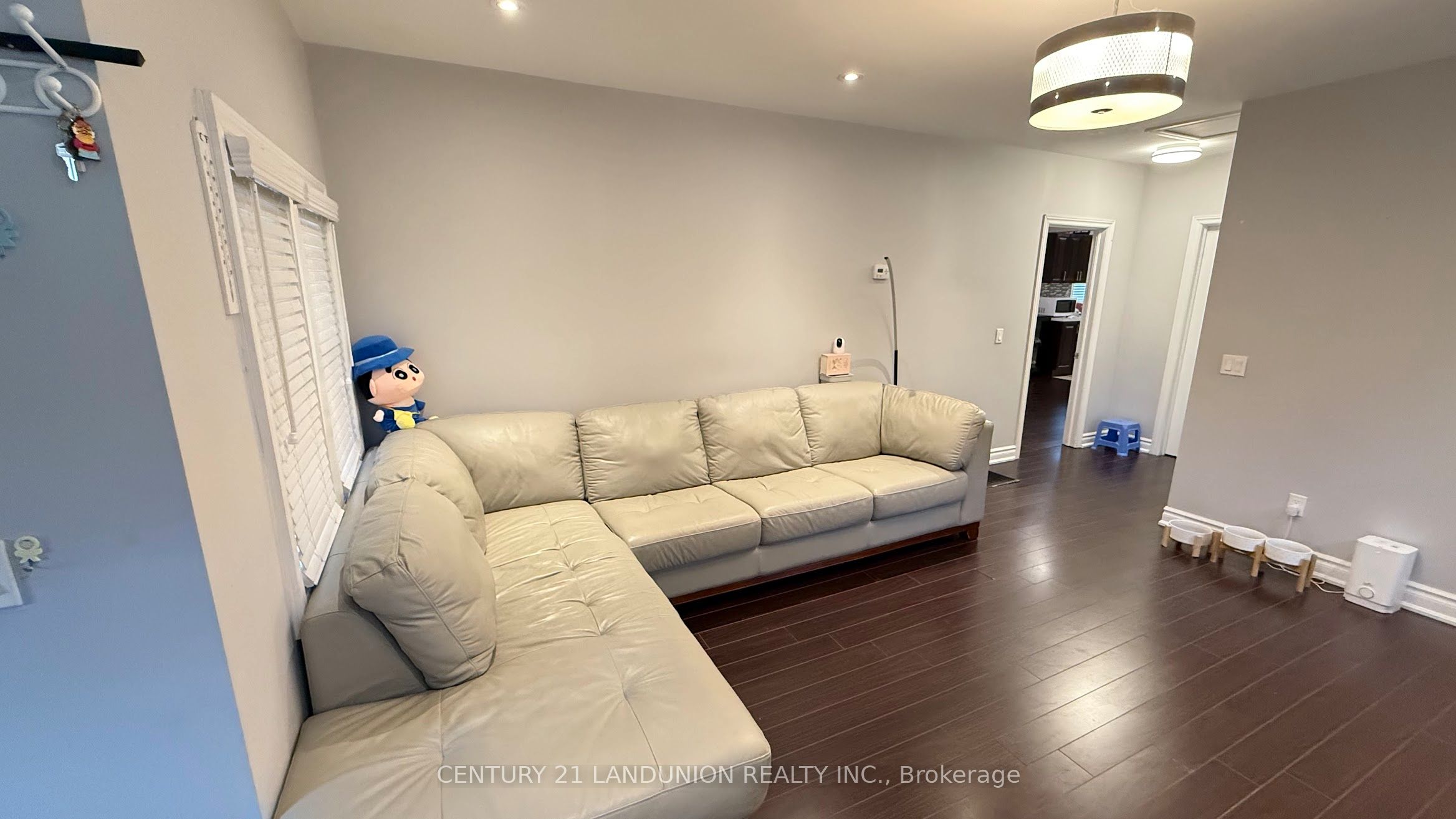 10 Nineteenth Street Front Unit Property Photo 3