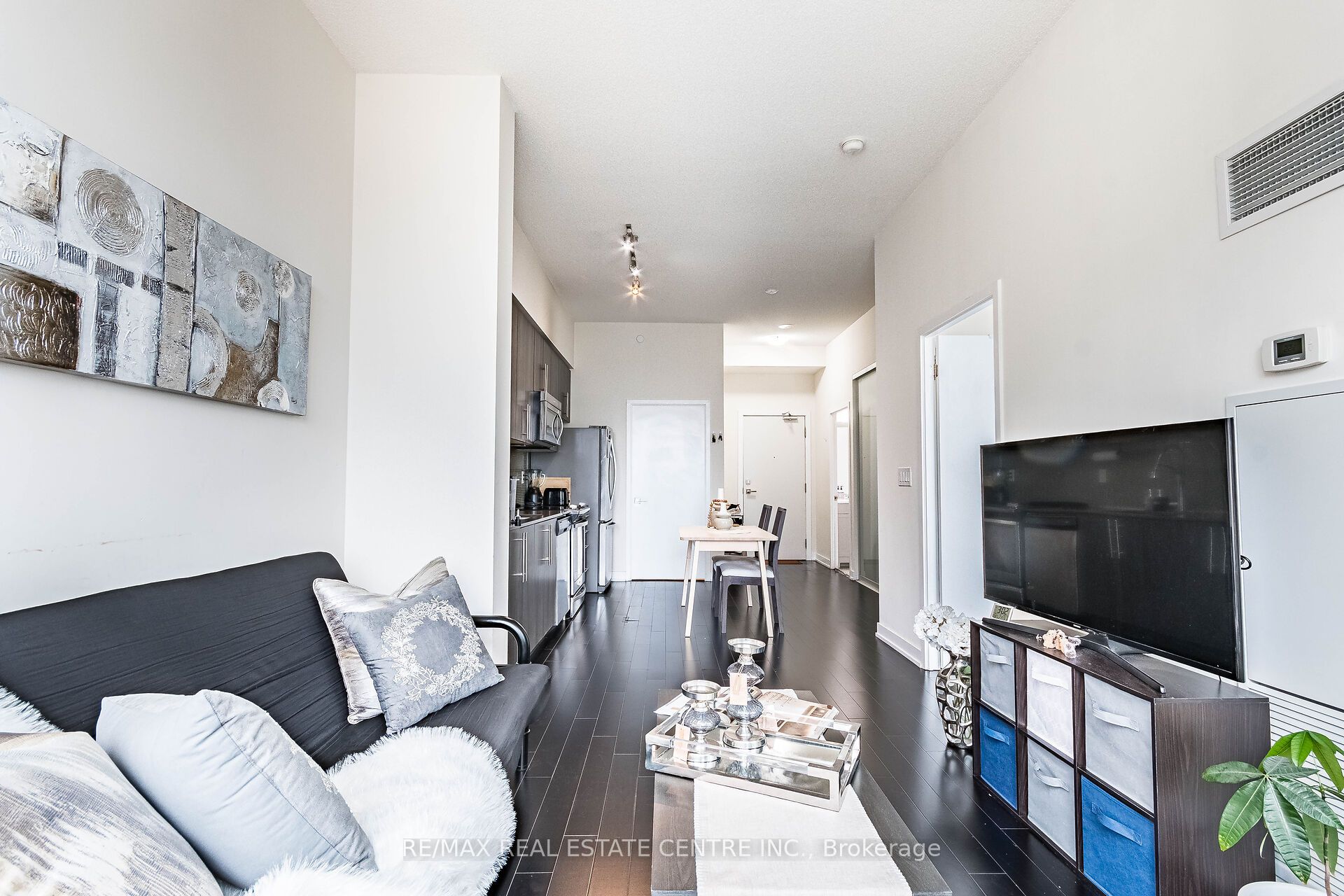 #516 - 4011 Brickstone Mews Property Photo 6