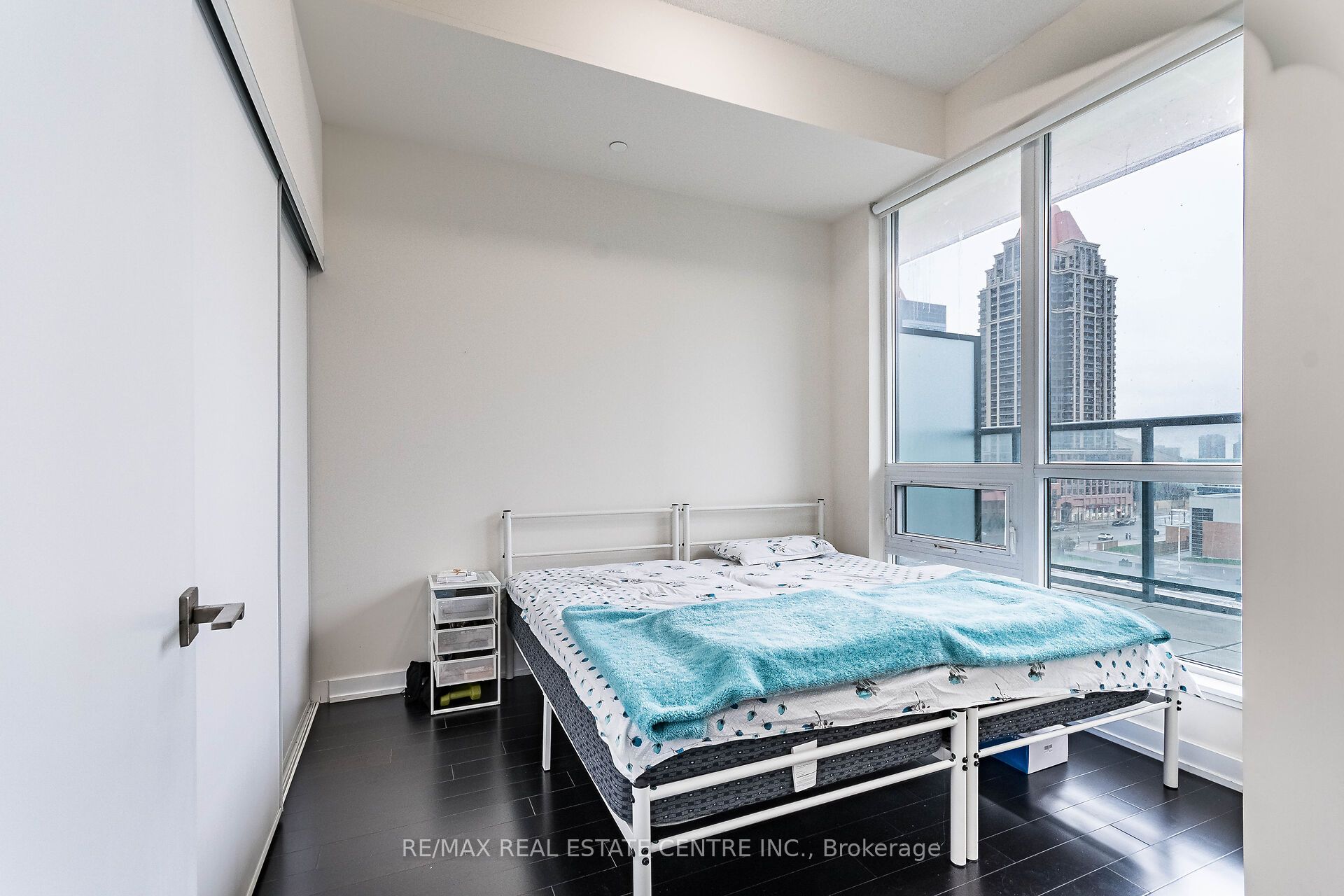 #516 - 4011 Brickstone Mews Property Photo 10