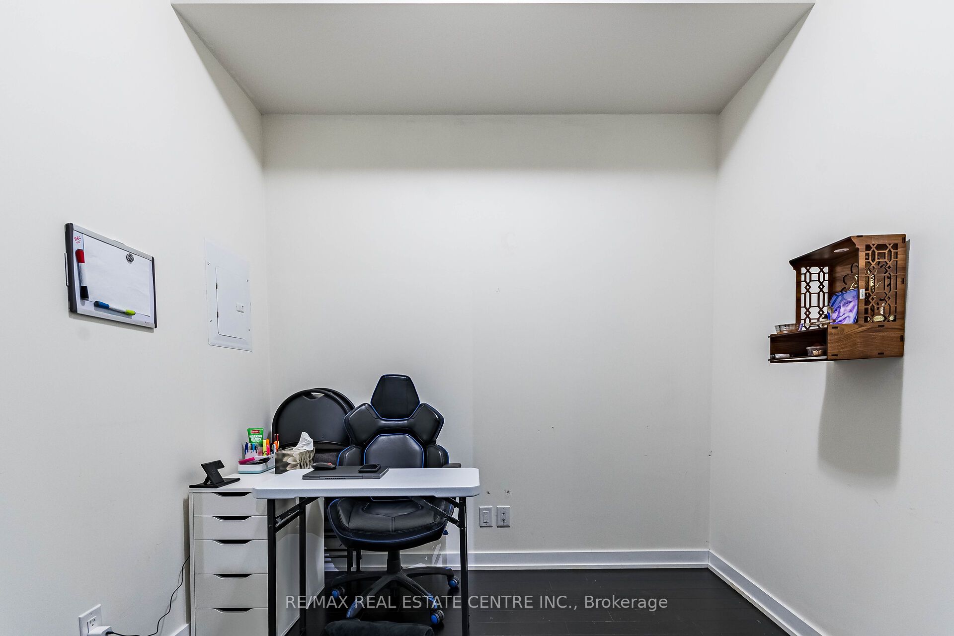 #516 - 4011 Brickstone Mews Property Photo 13