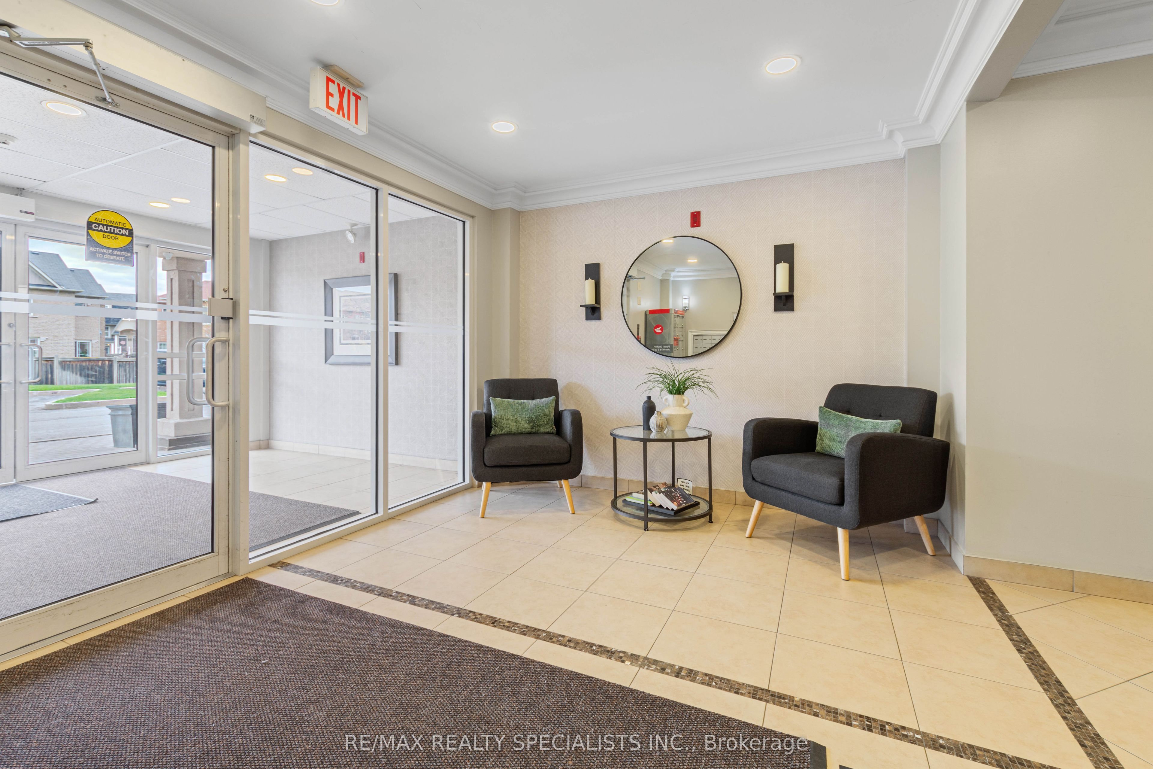 #201 - 1379 Costigan Road Property Photo 4