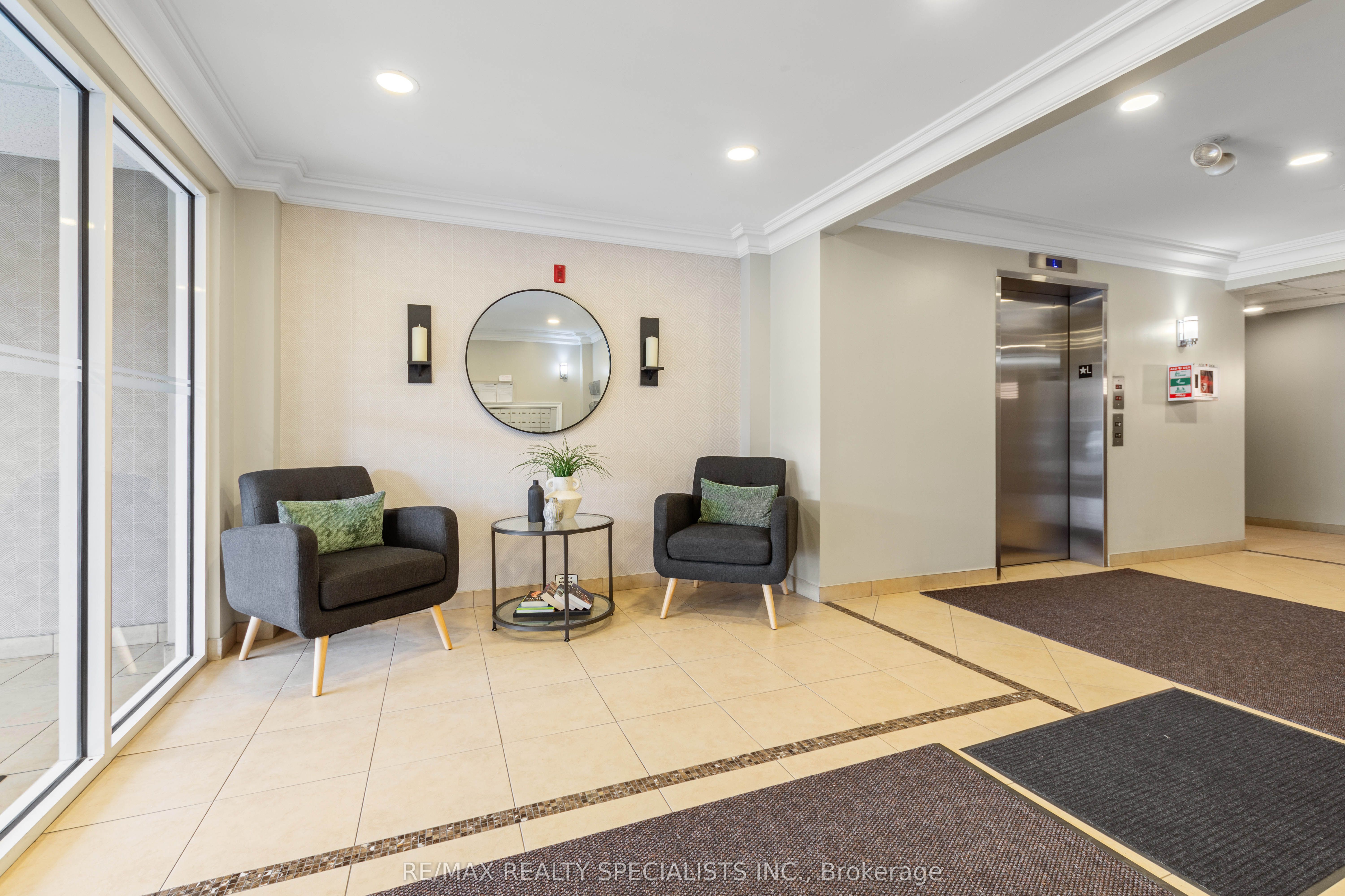 #201 - 1379 Costigan Road Property Photo 5