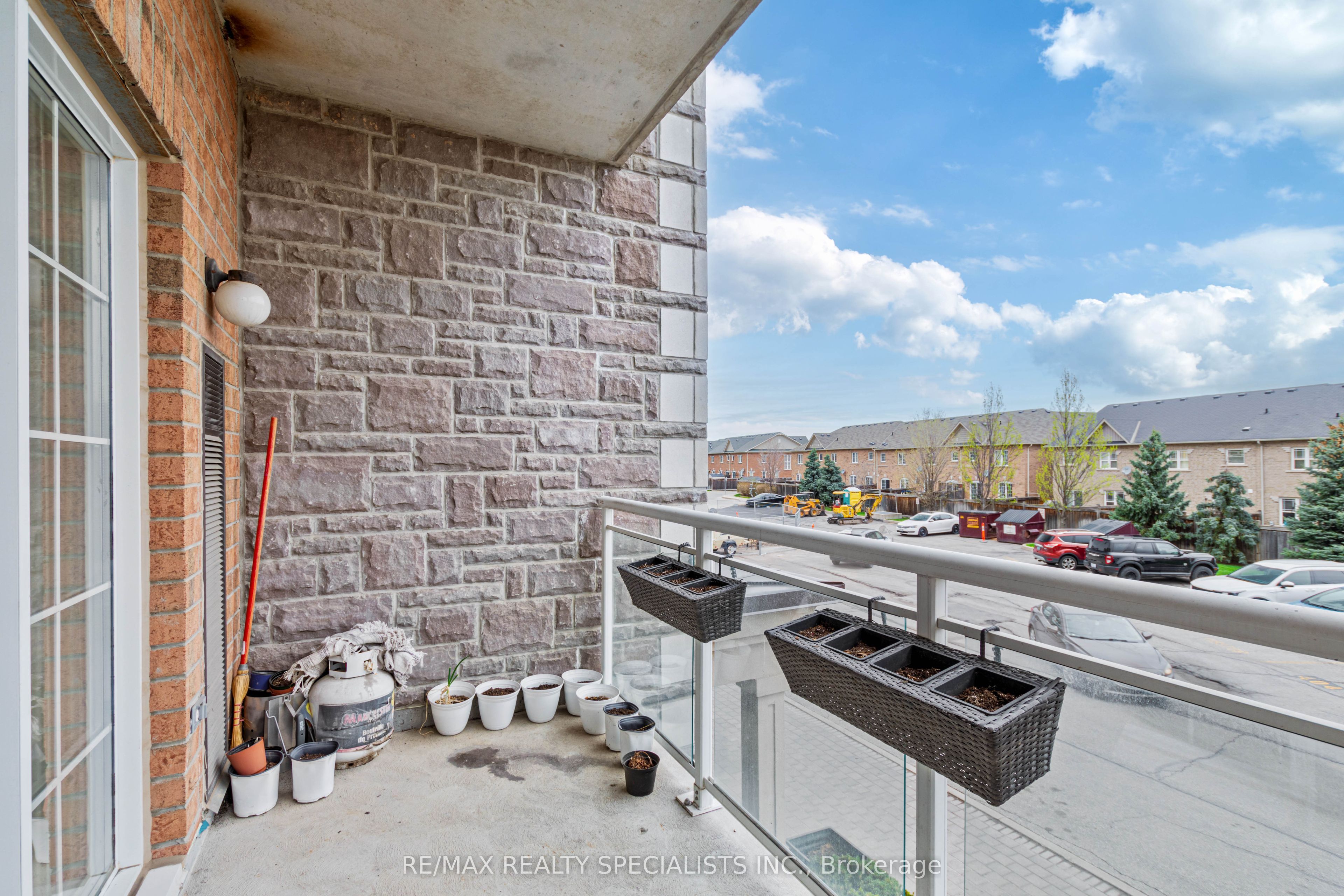 #201 - 1379 Costigan Road Property Photo 22