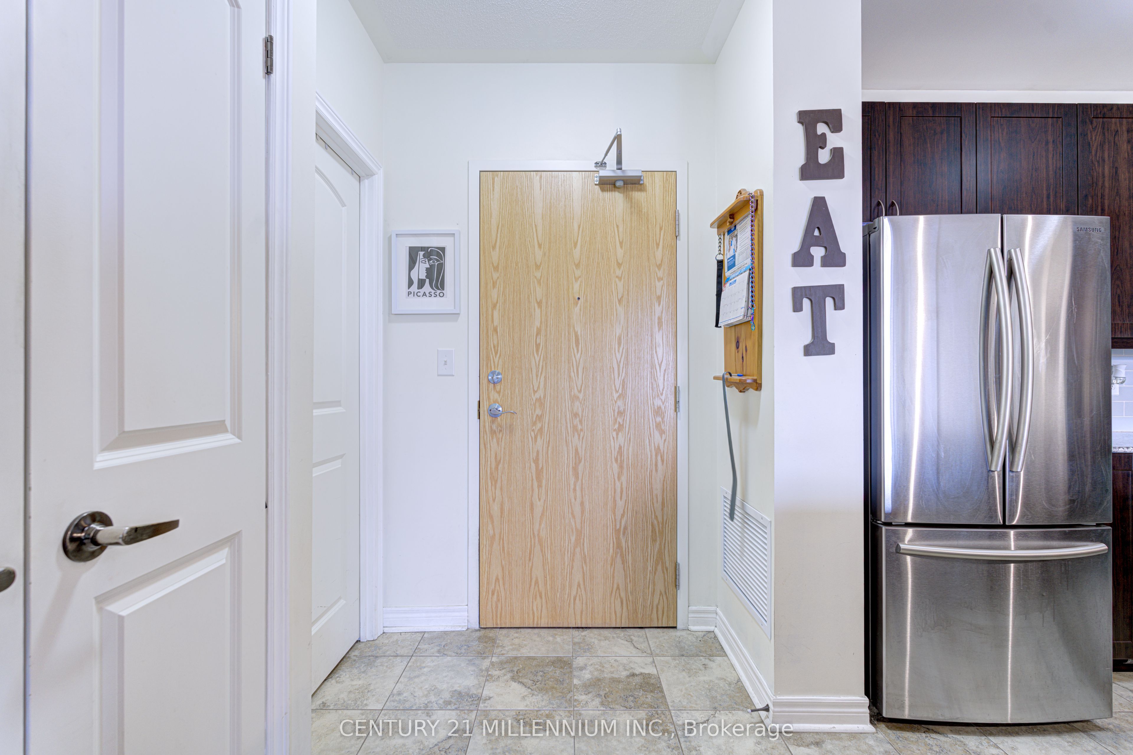 383 Main Street E 322 Property Photo 2