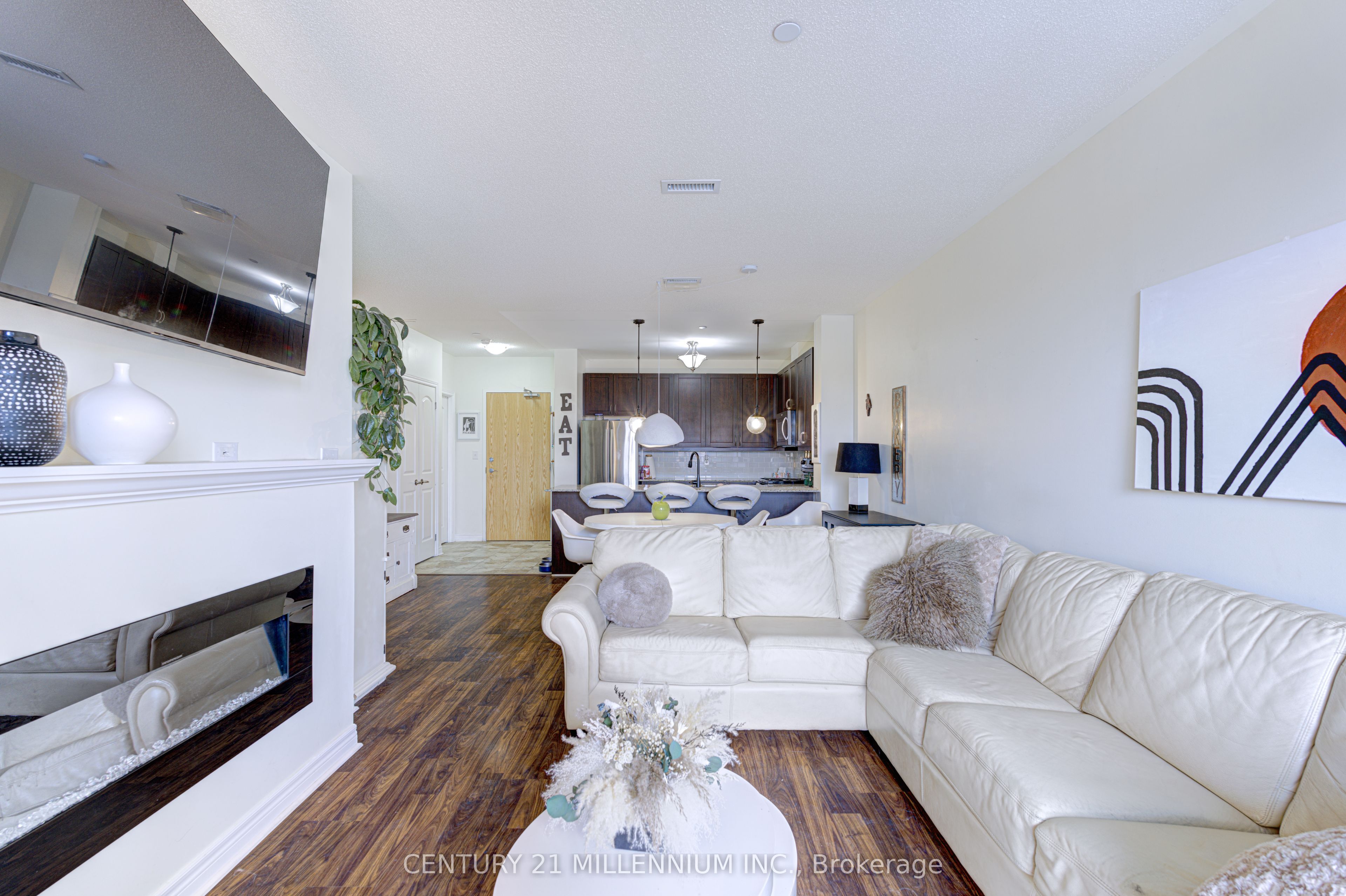 383 Main Street E 322 Property Photo 11