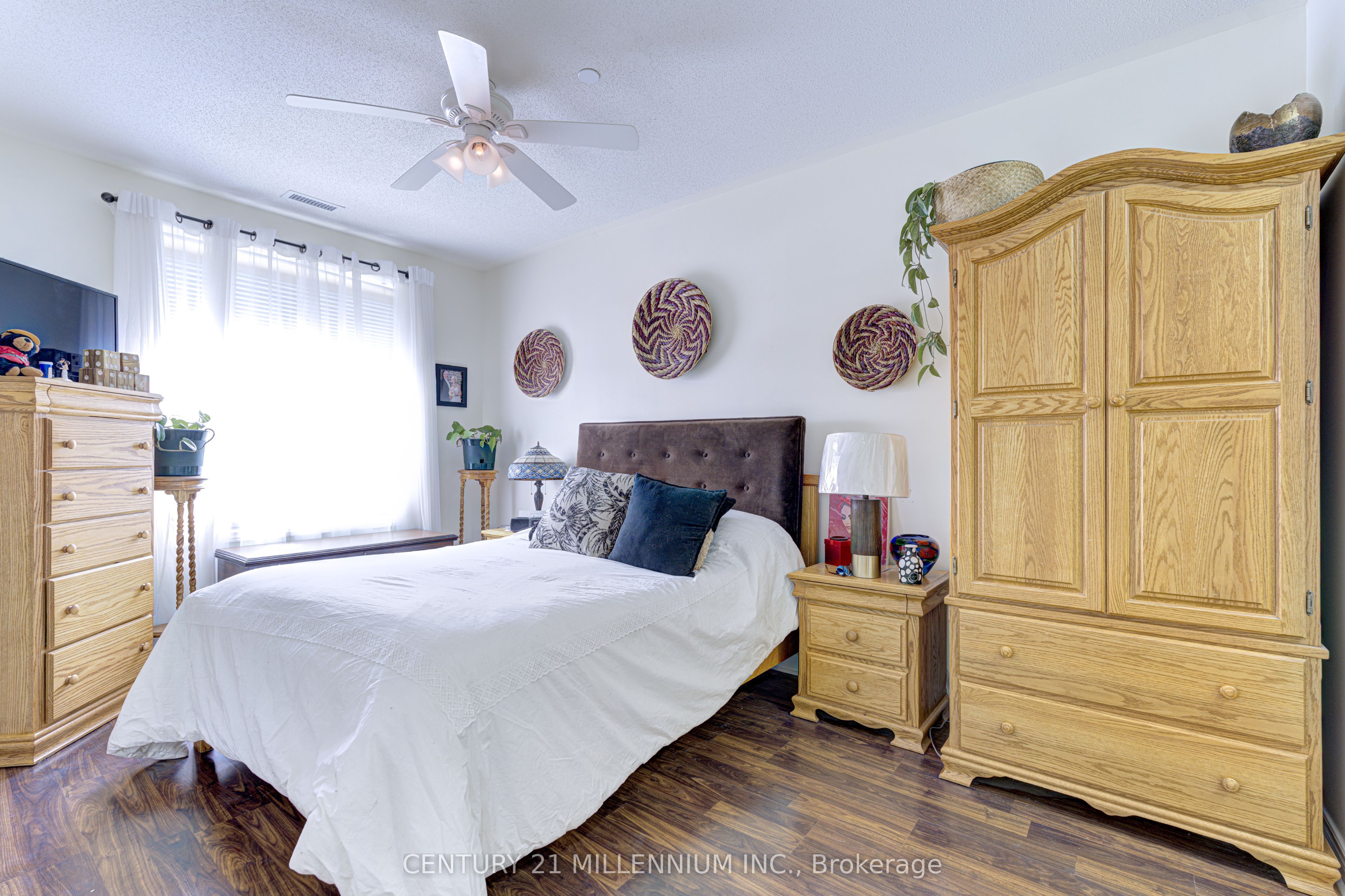383 Main Street E 322 Property Photo 15