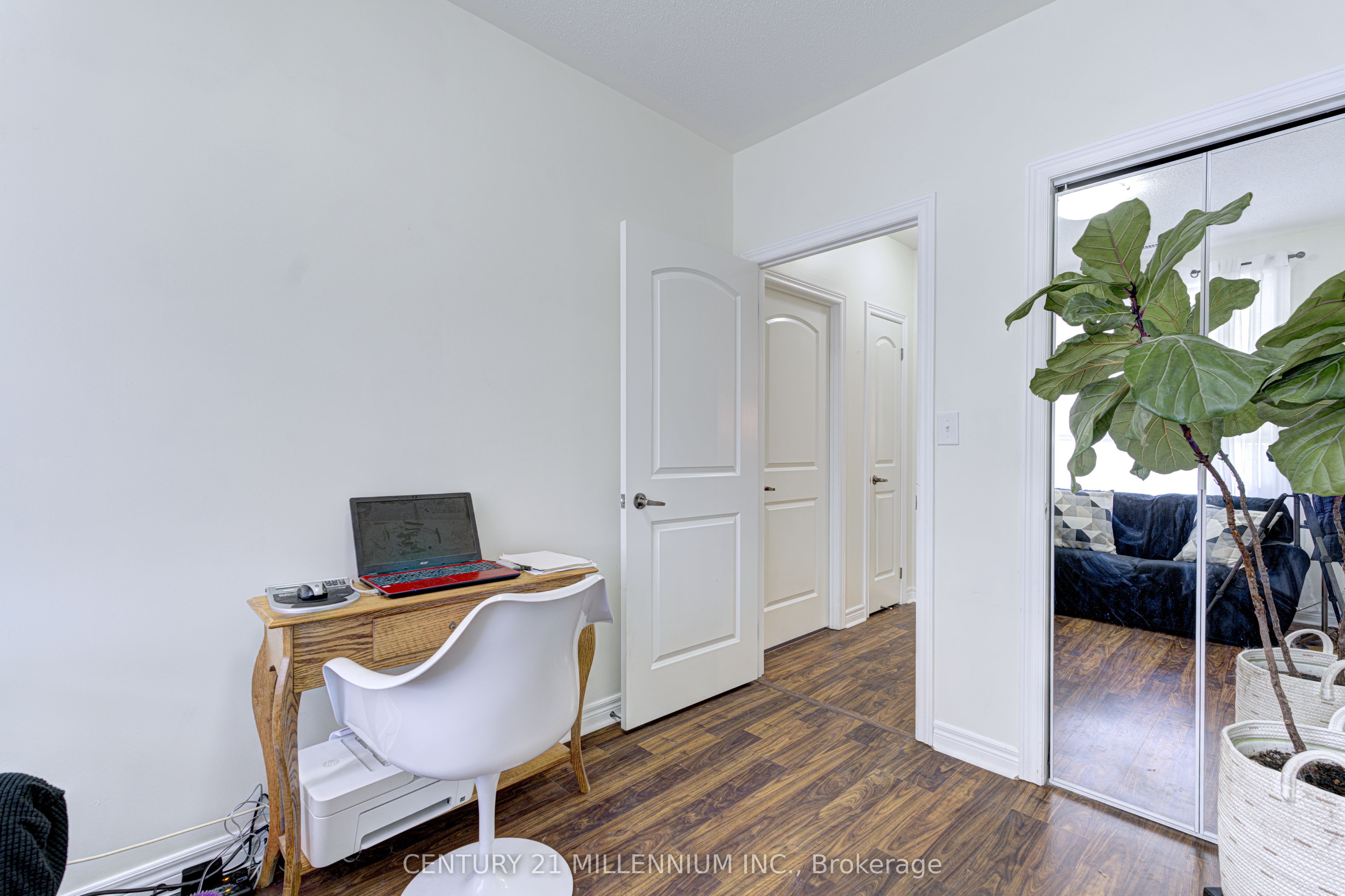 383 Main Street E 322 Property Photo 21