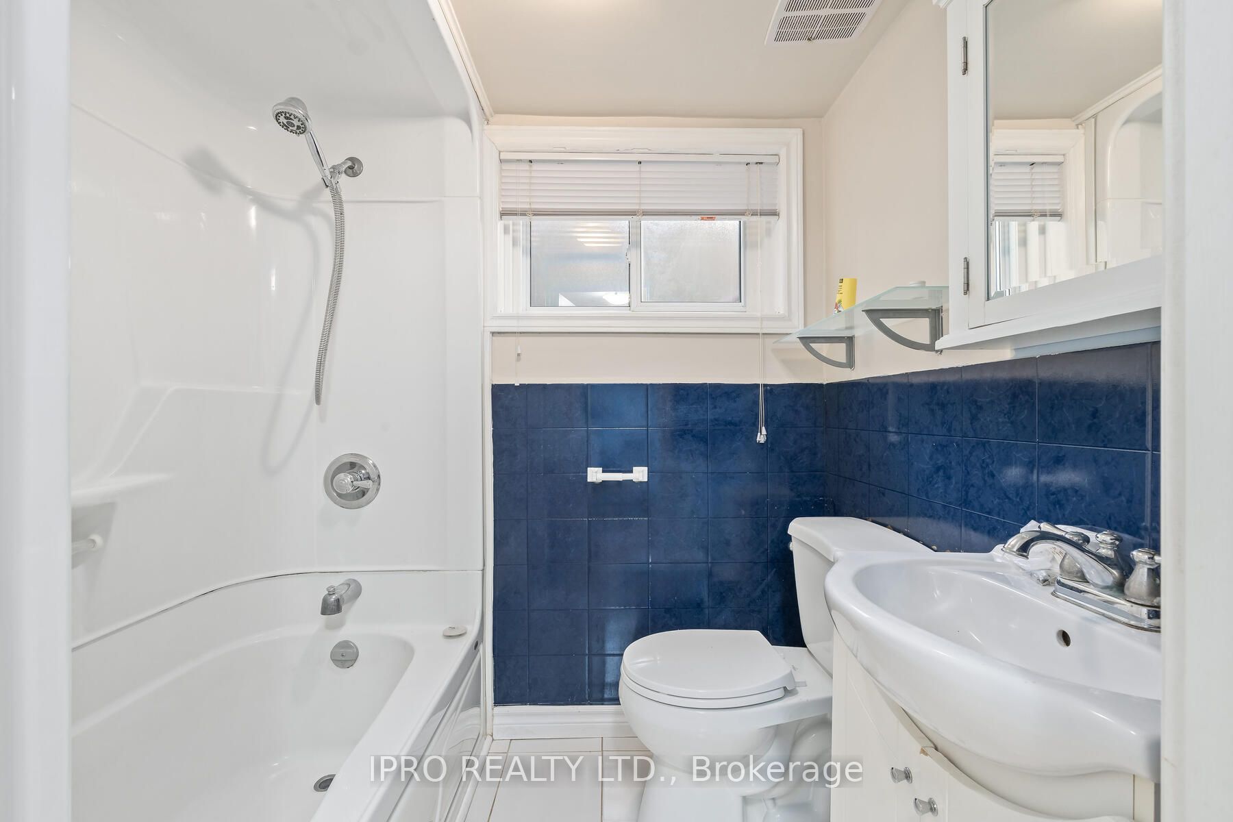 17 Academy Road Property Photo 10