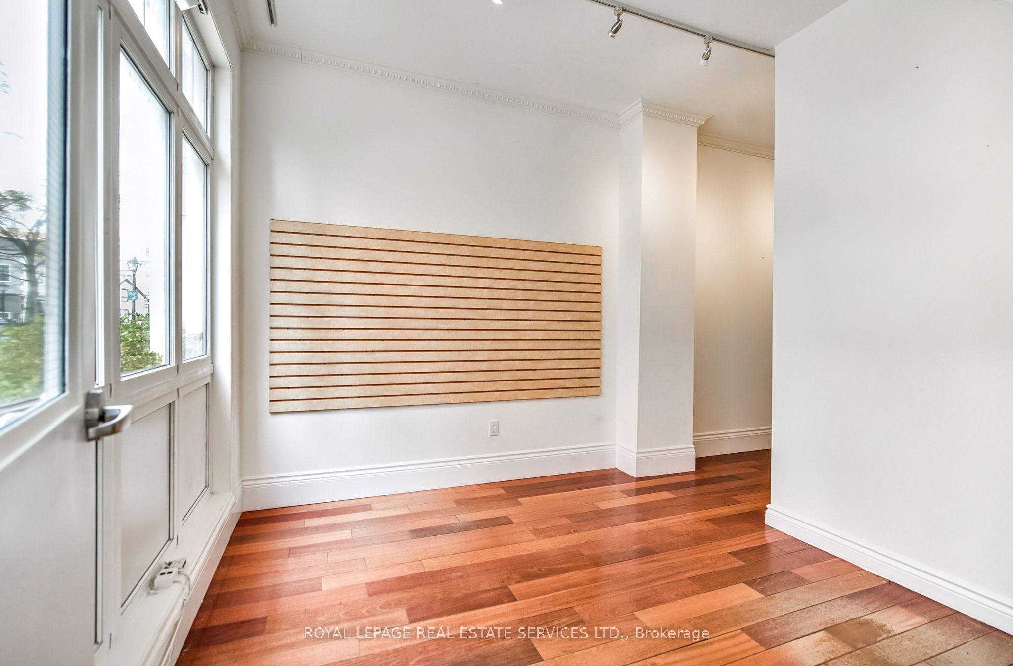 395 Pearl Street Property Photo 5