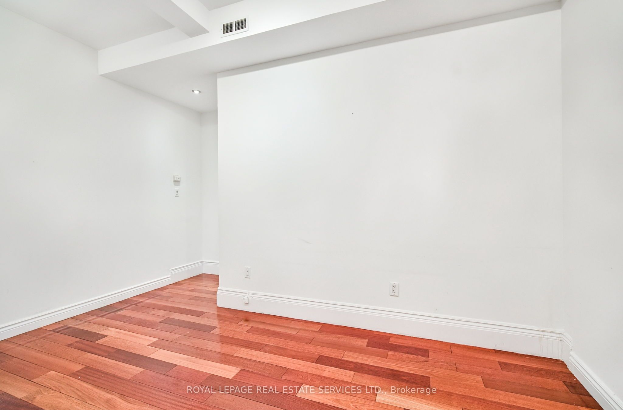 395 Pearl Street Property Photo 8