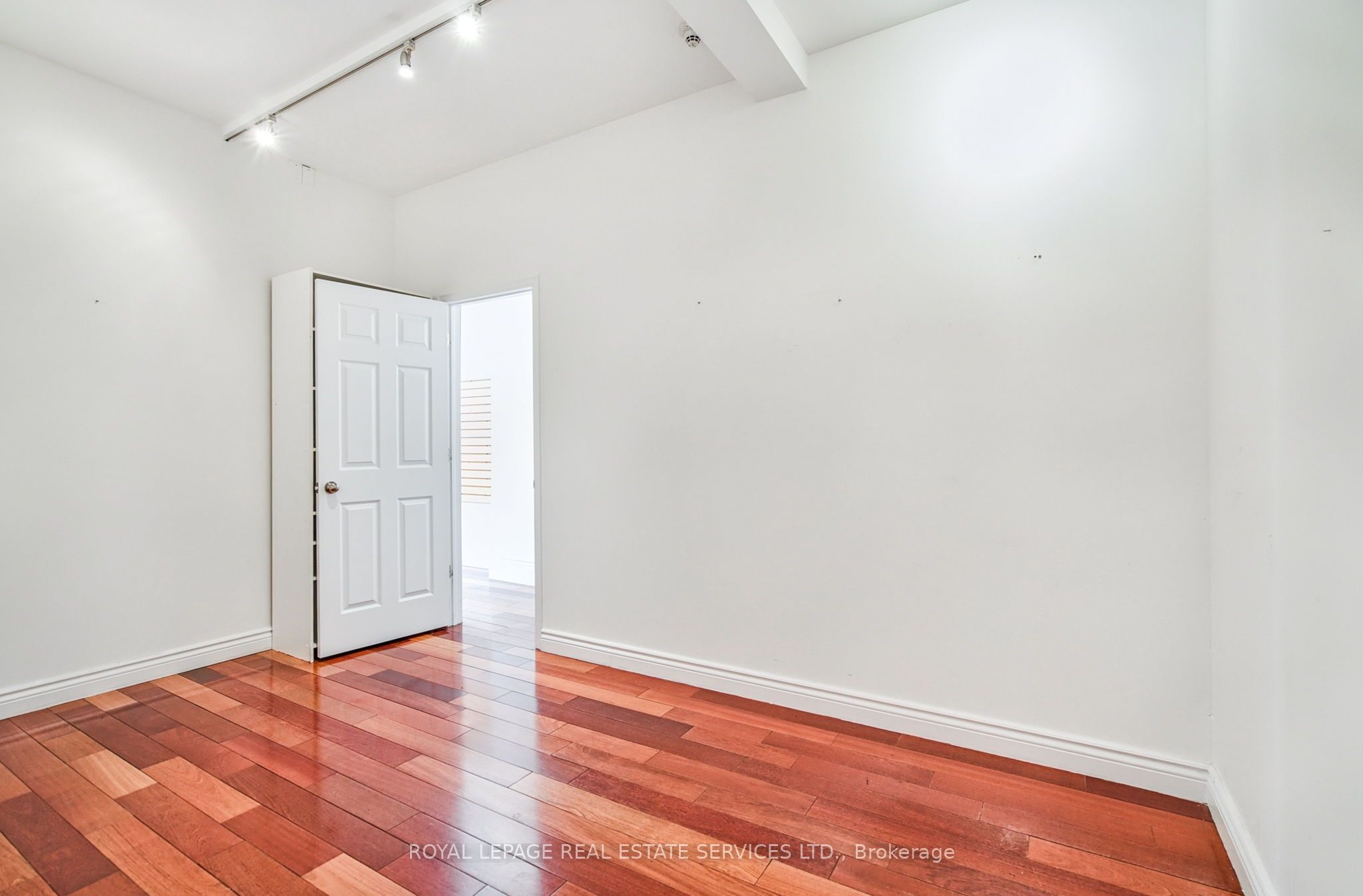 395 Pearl Street Property Photo 9