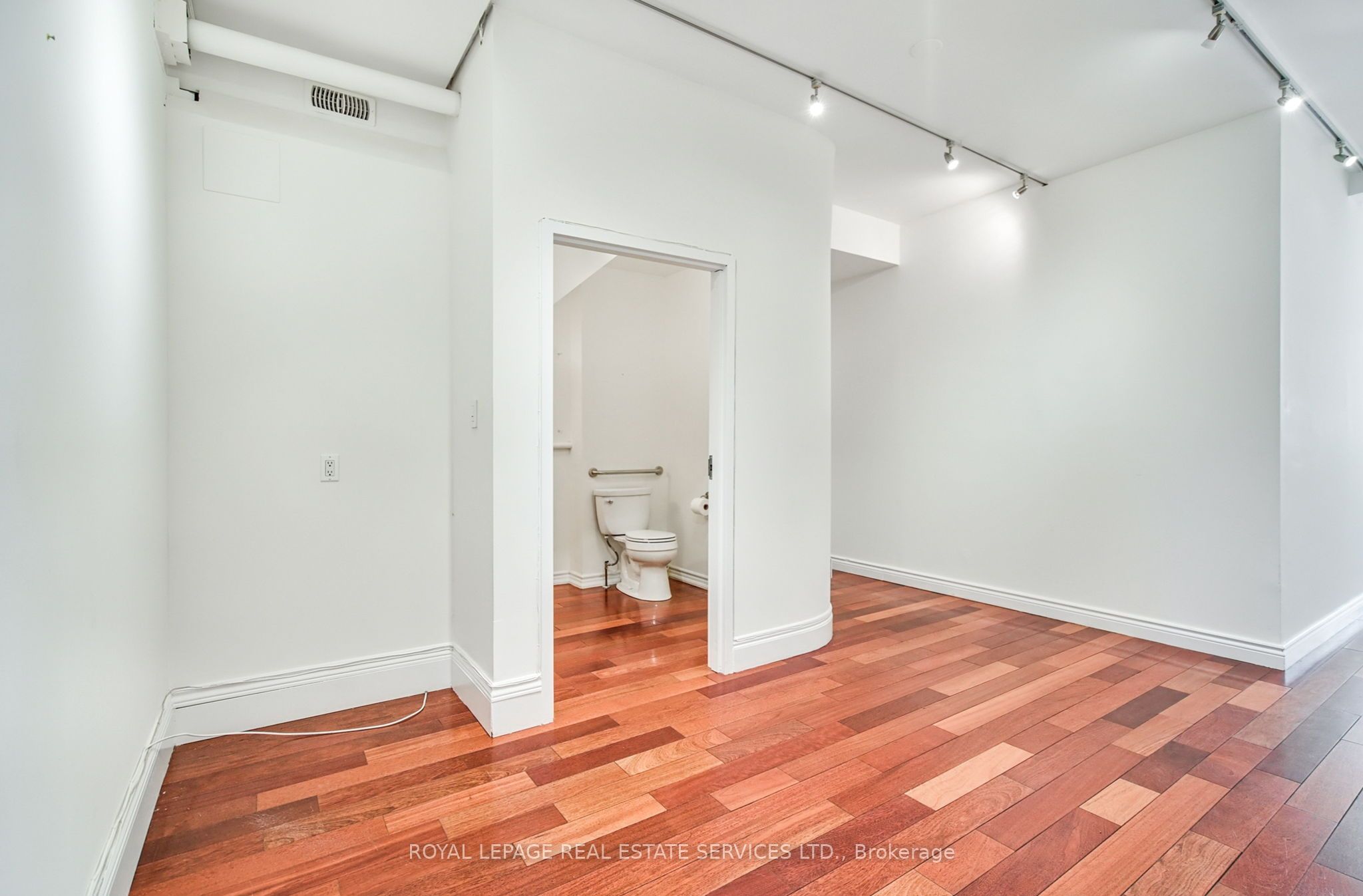 395 Pearl Street Property Photo 14