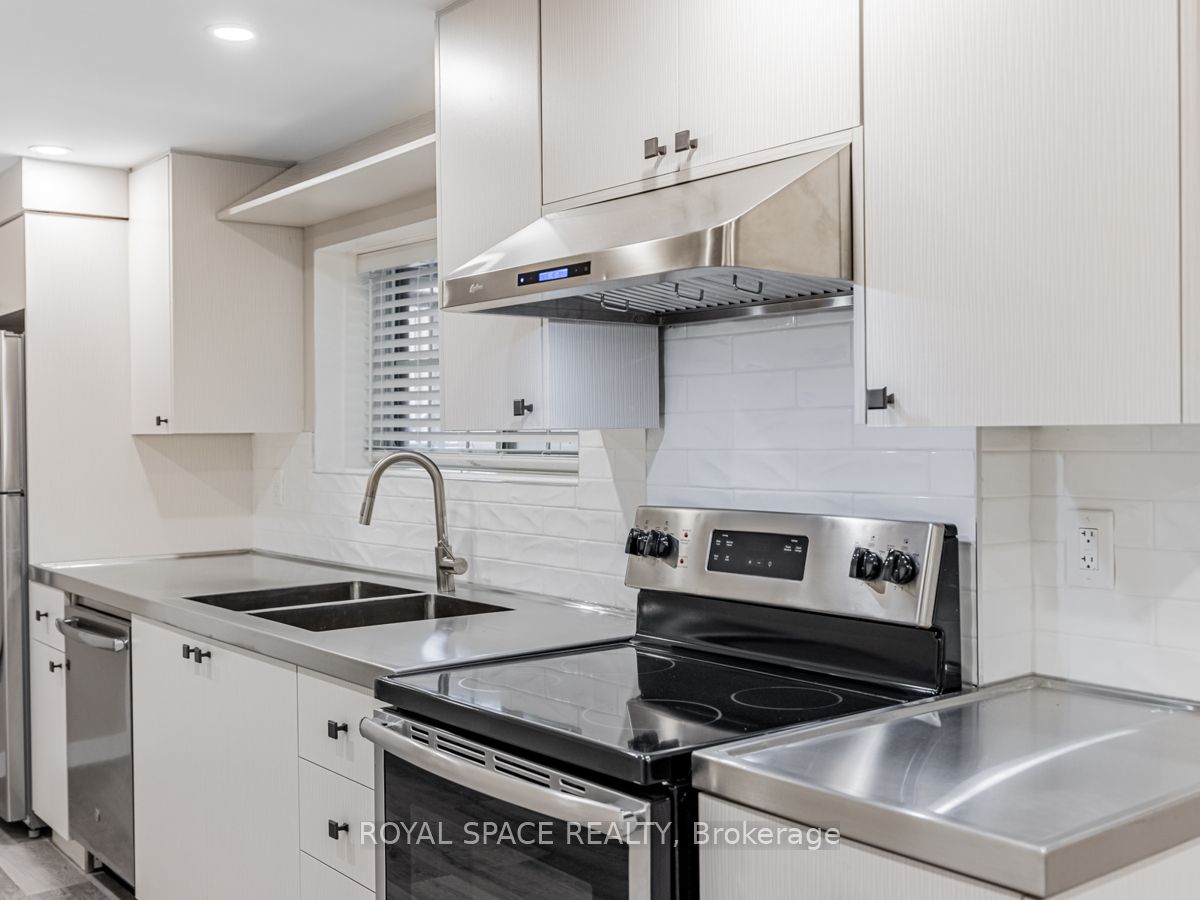 121 Whitwell Drive Property Photo 8