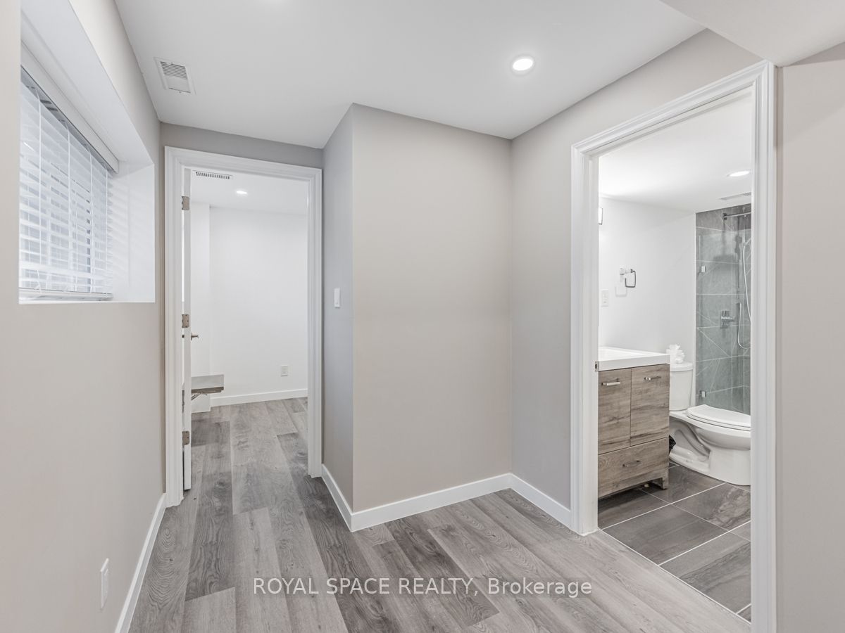 121 Whitwell Drive Property Photo 14