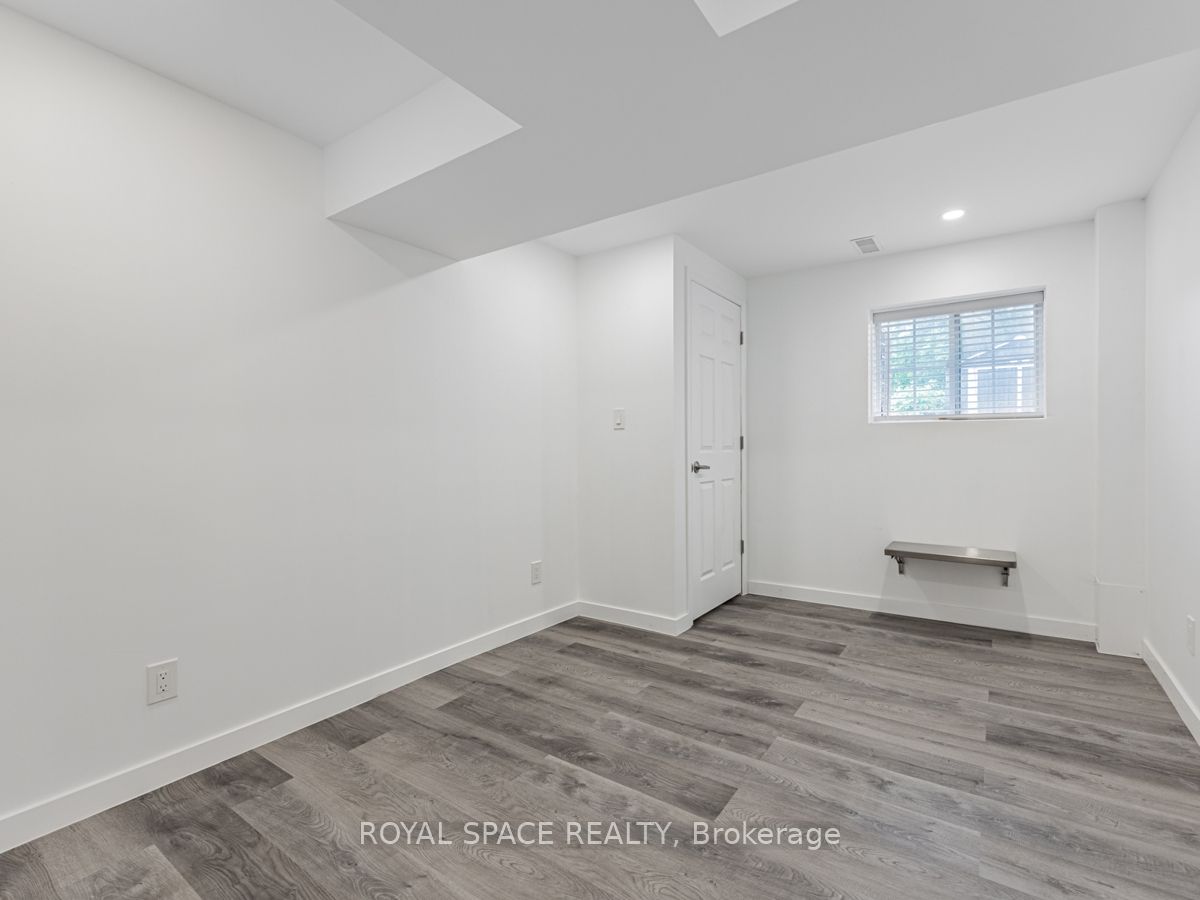 121 Whitwell Drive Property Photo 19