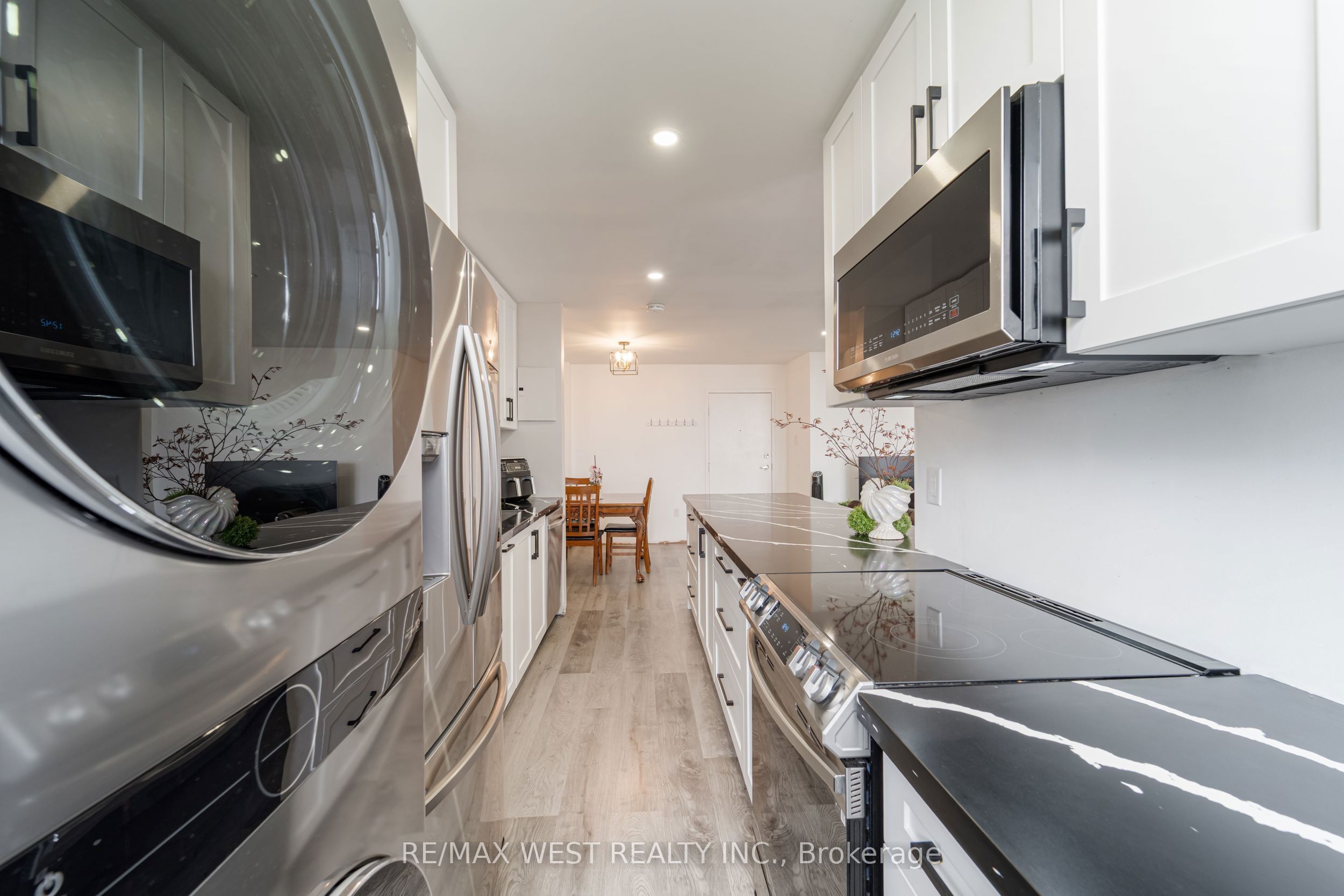 1615 Bloor Street 1001 Property Photo 9