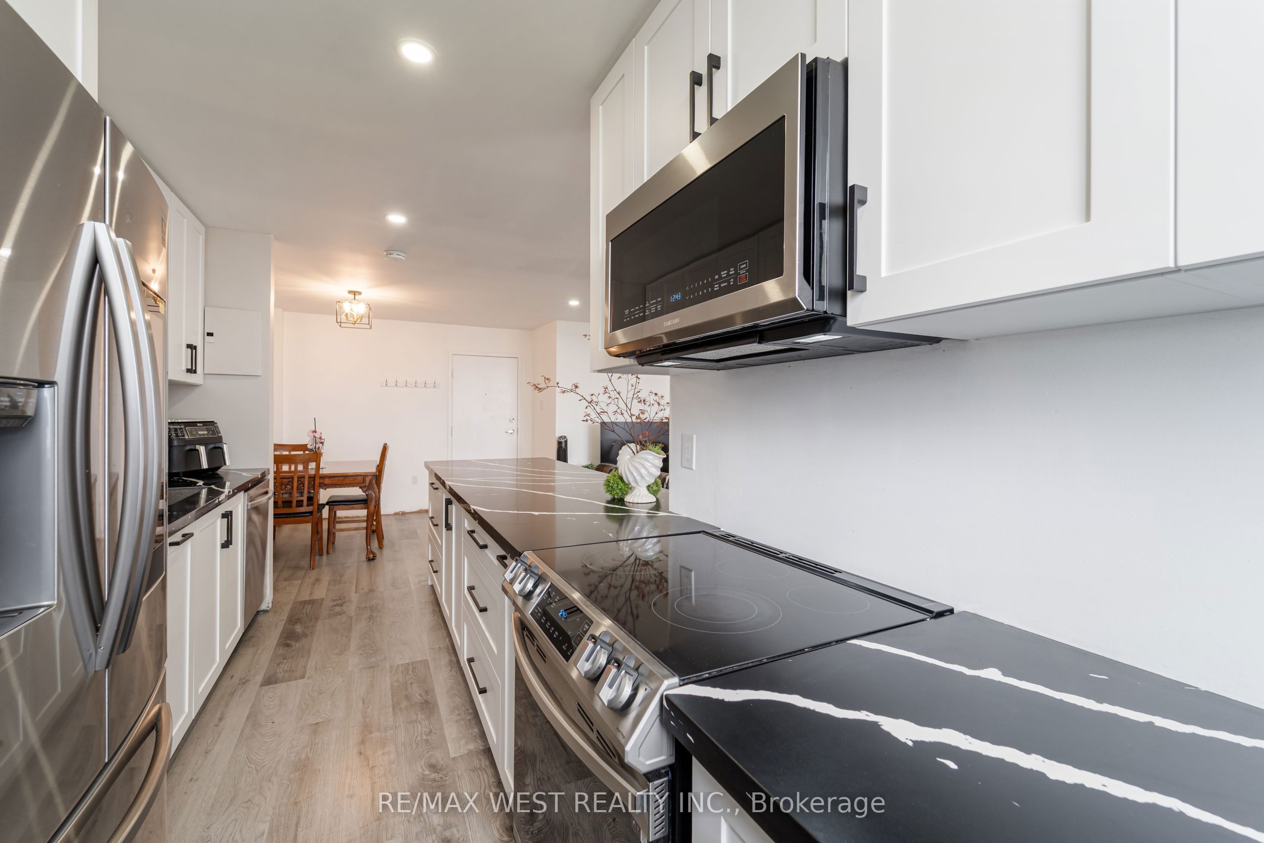 1615 Bloor Street 1001 Property Photo 10
