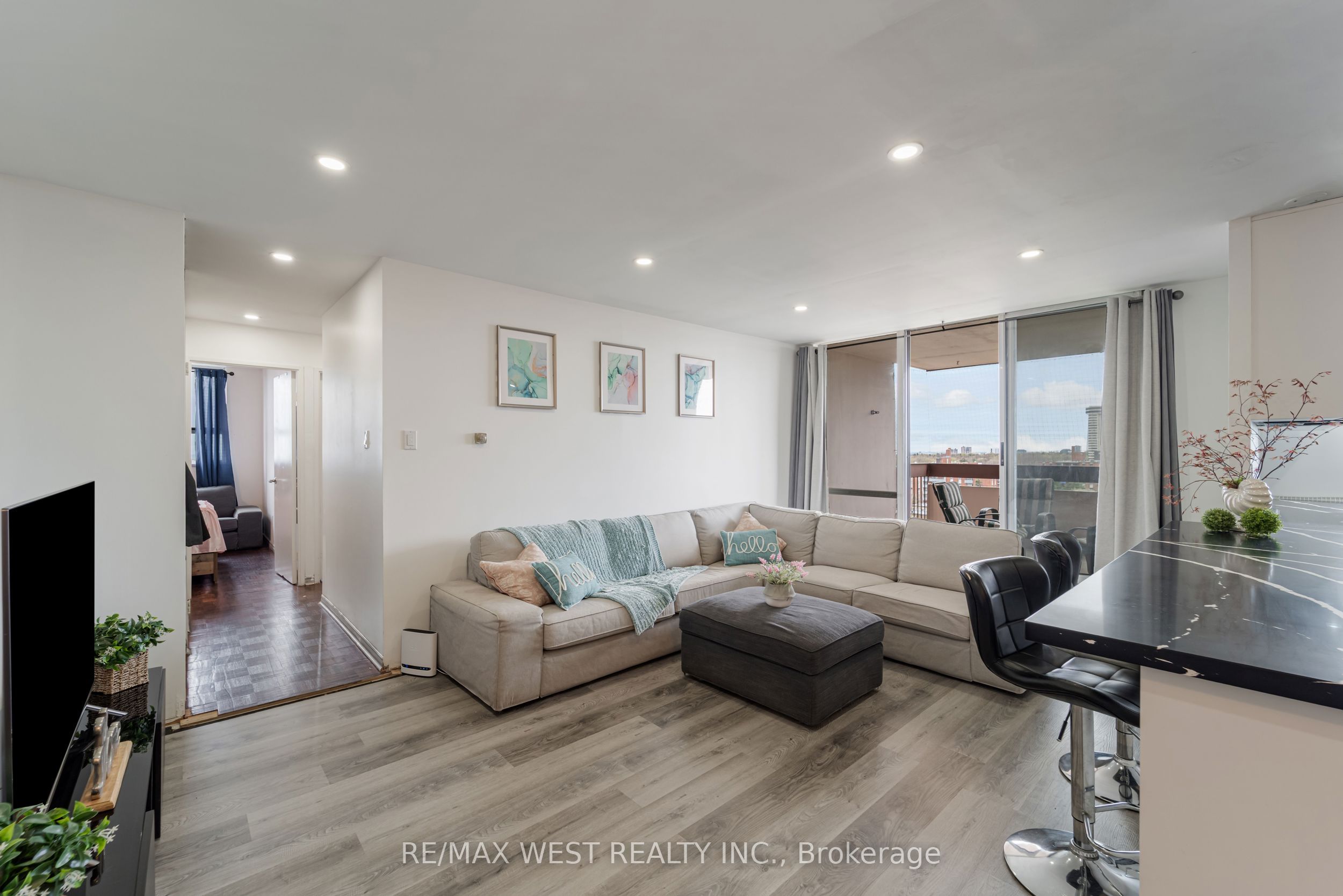 1615 Bloor Street 1001 Property Photo 14