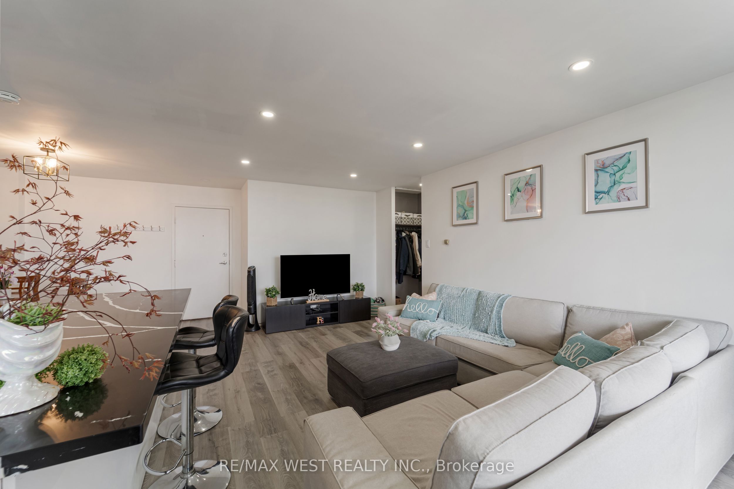 1615 Bloor Street 1001 Property Photo 16