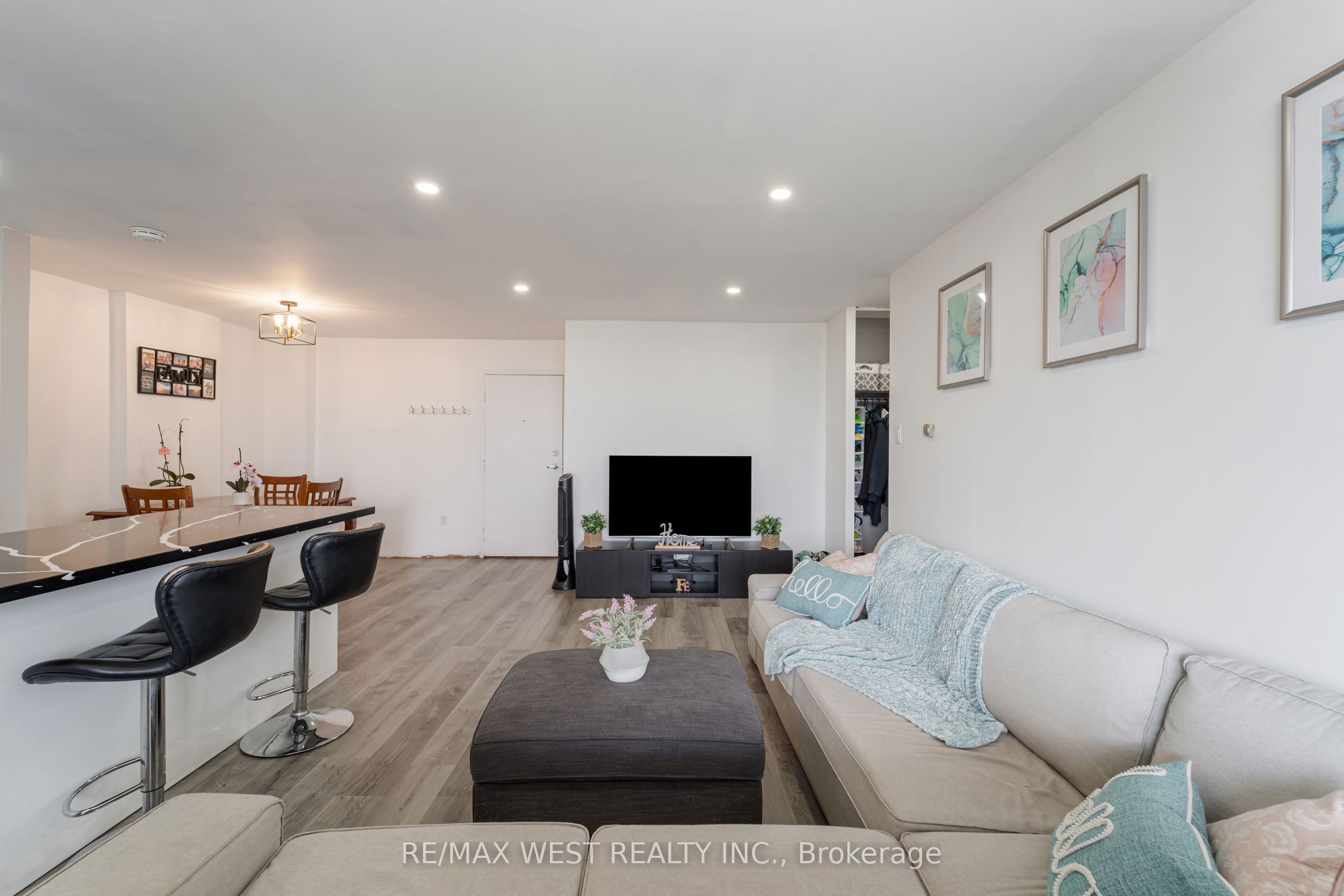 1615 Bloor Street 1001 Property Photo 17