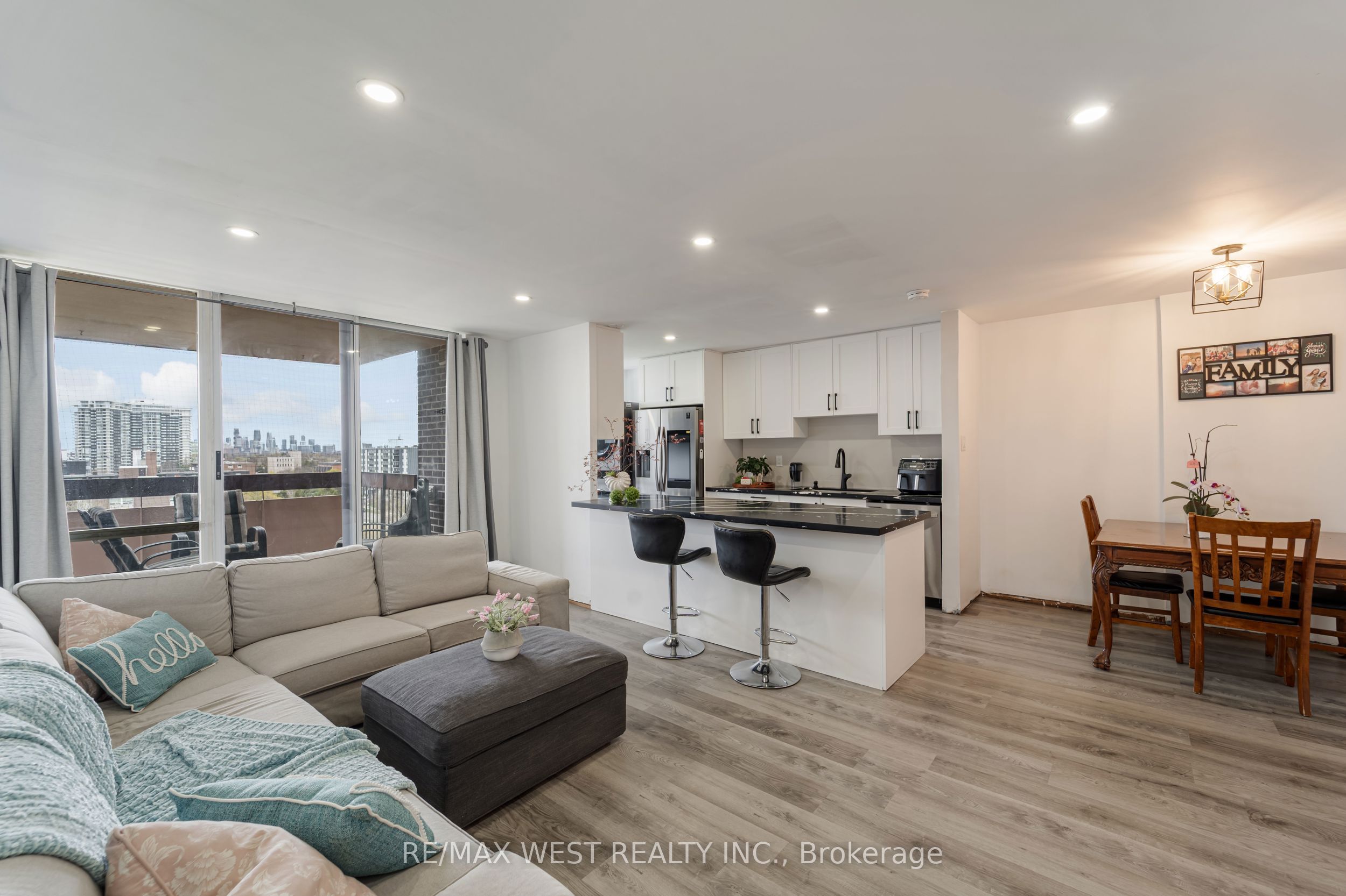 1615 Bloor Street 1001 Property Photo 22