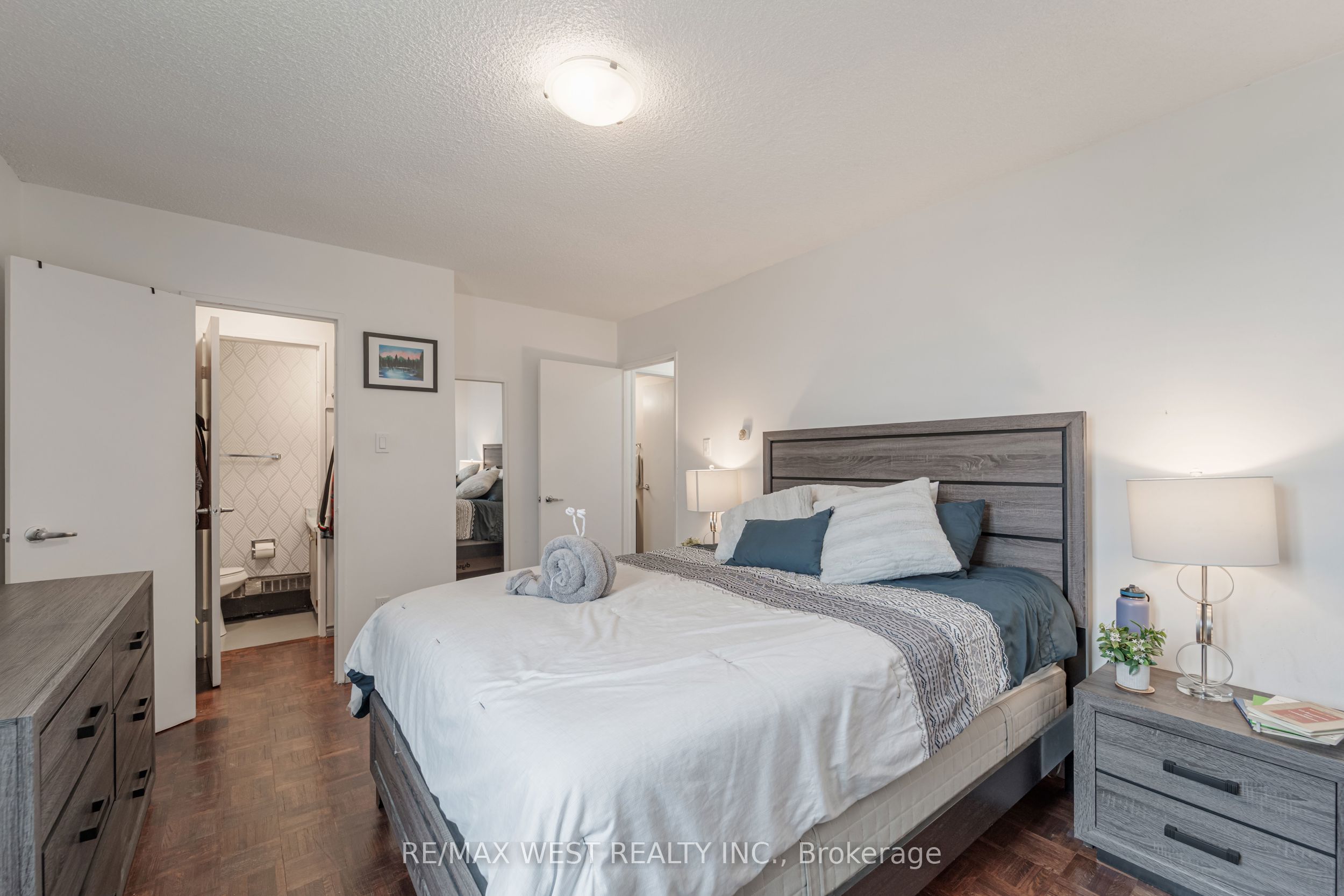 1615 Bloor Street 1001 Property Photo 32