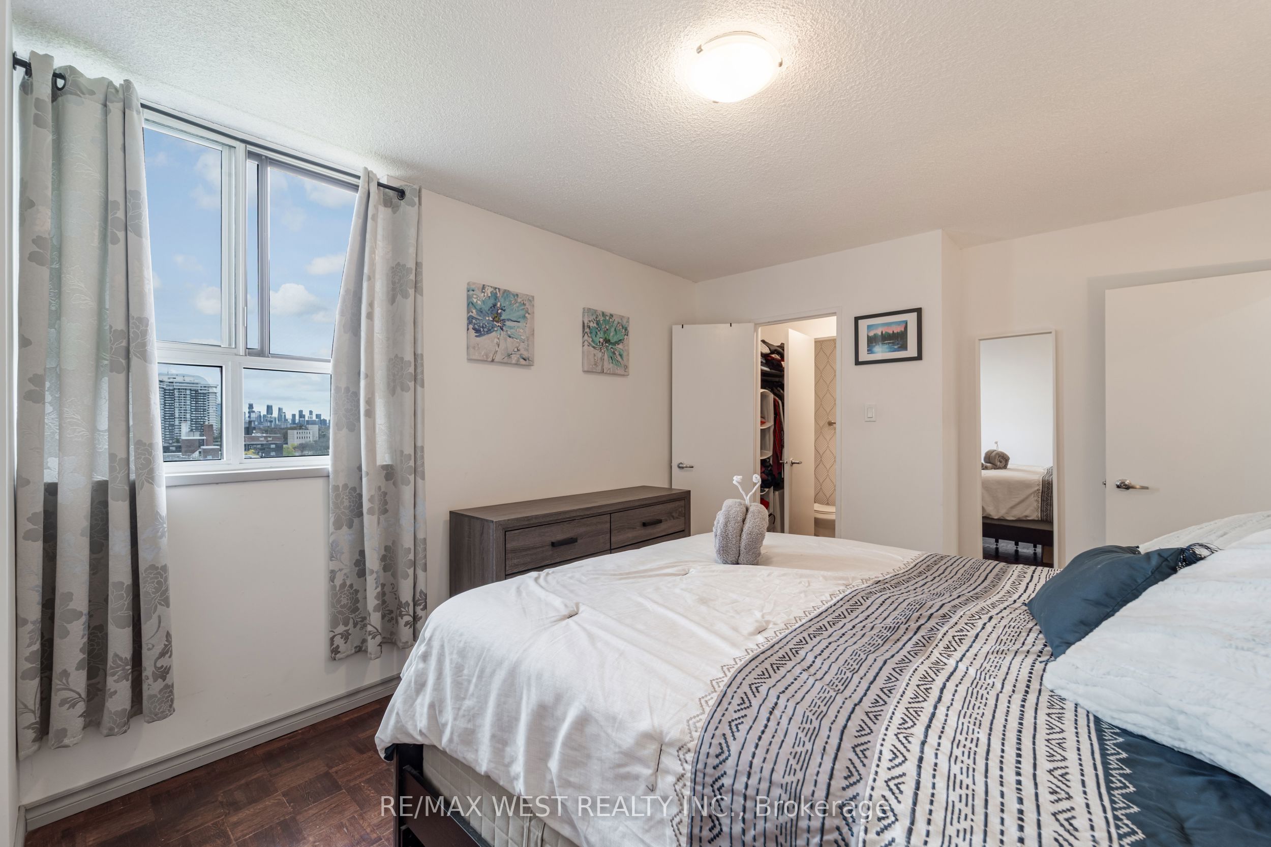1615 Bloor Street 1001 Property Photo 33