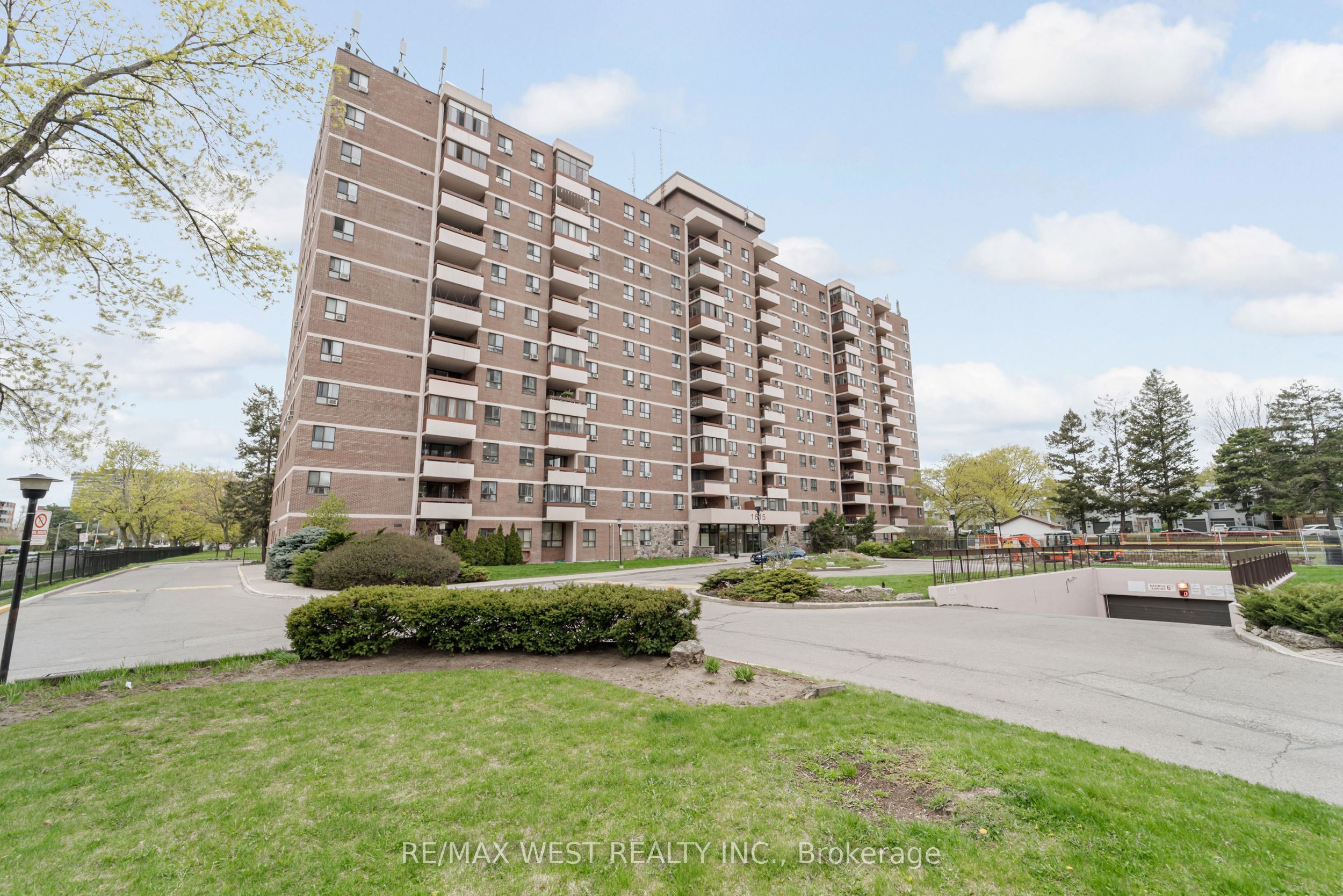 1615 Bloor Street 1001 Property Photo 40