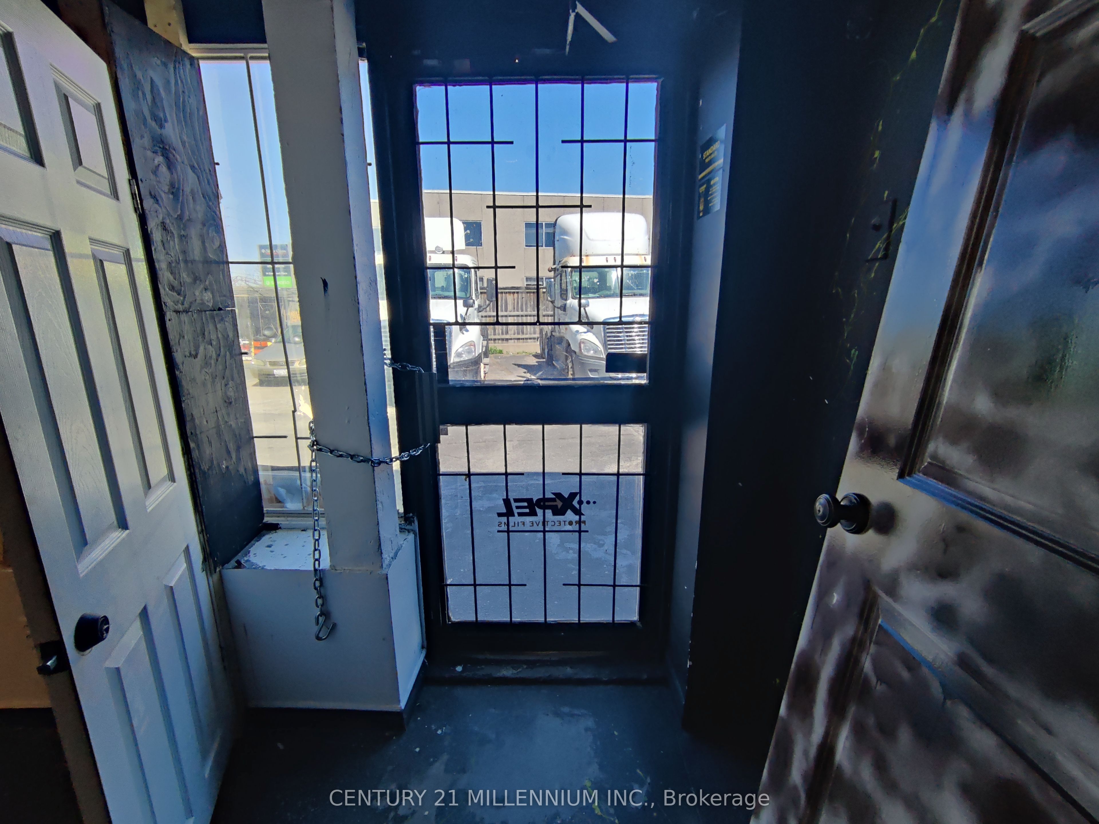 #13 - 1 Steinway Boulevard Property Photo 8