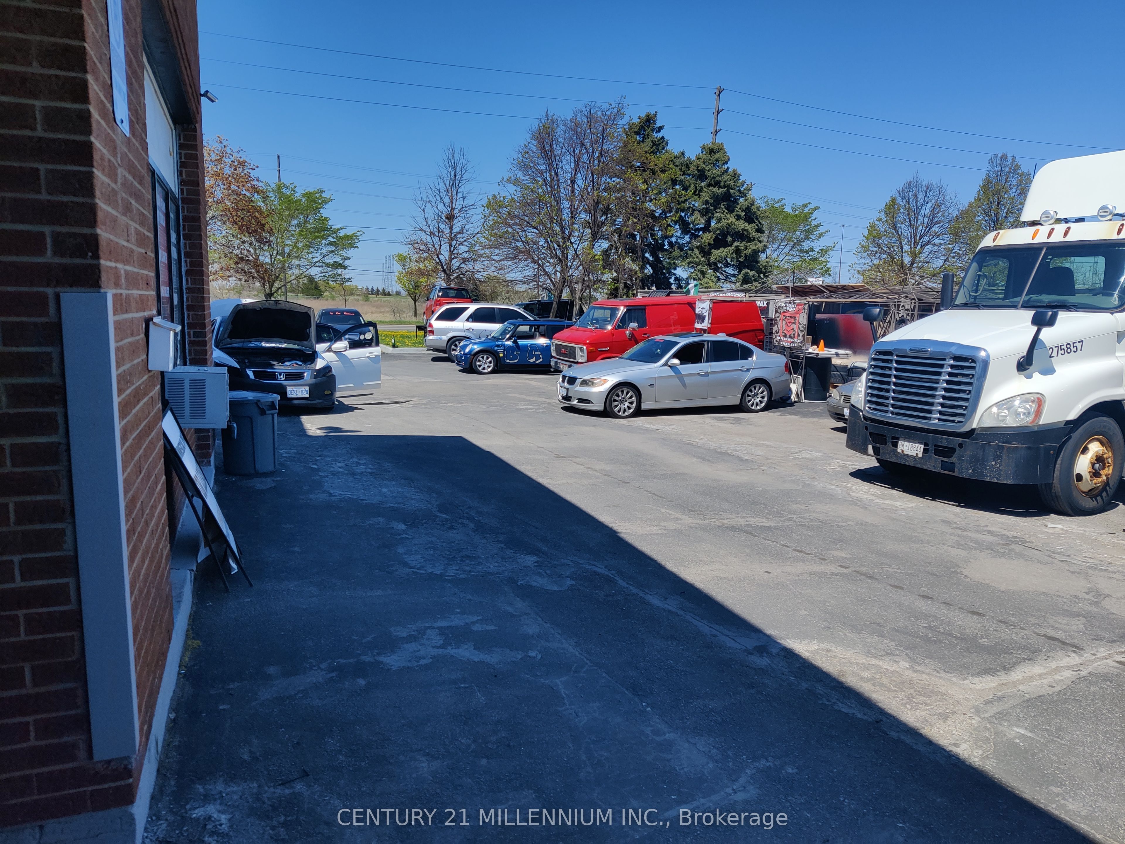 #13 - 1 Steinway Boulevard Property Photo 9
