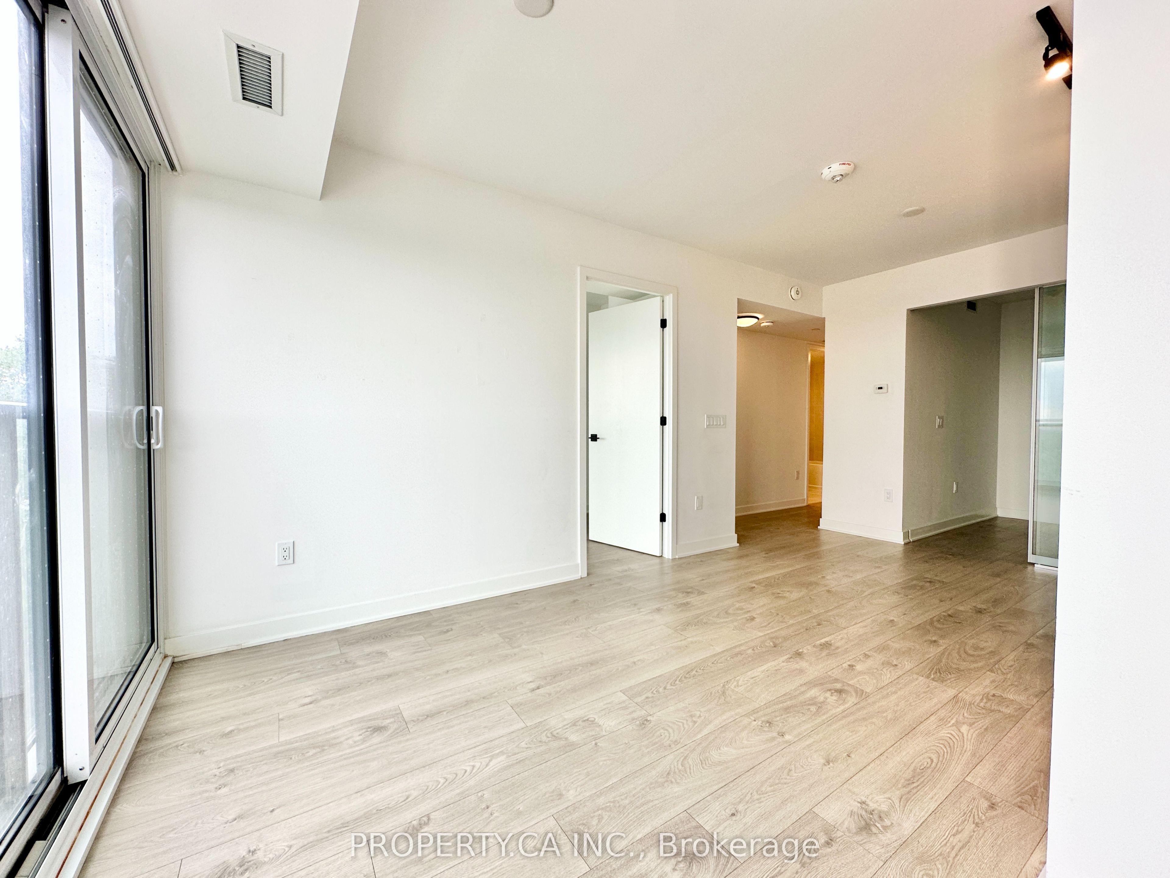 #428 - 36 Zorra Street Property Photo 7