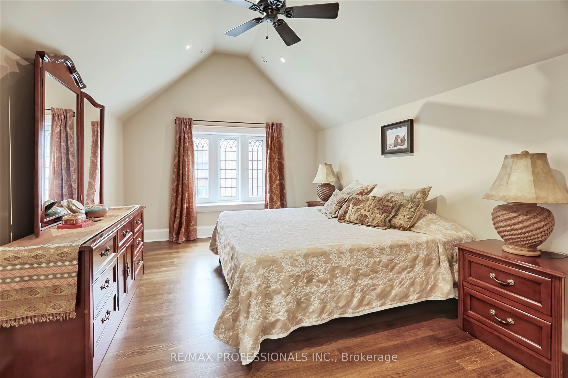 231 Grenview Boulevard Property Photo 22
